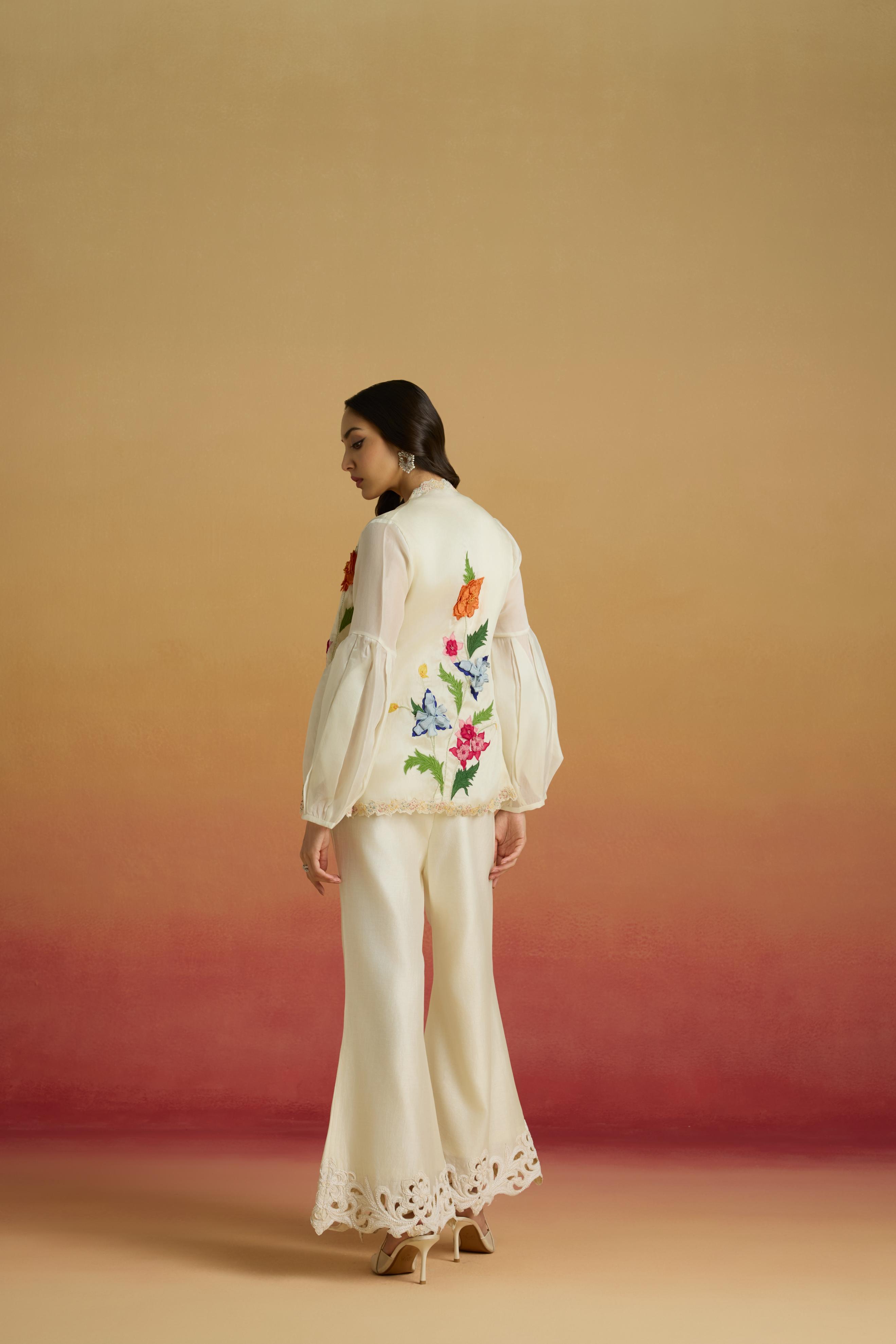 IVORY 3D FLORAL APPLIQUE FLARED JACKET