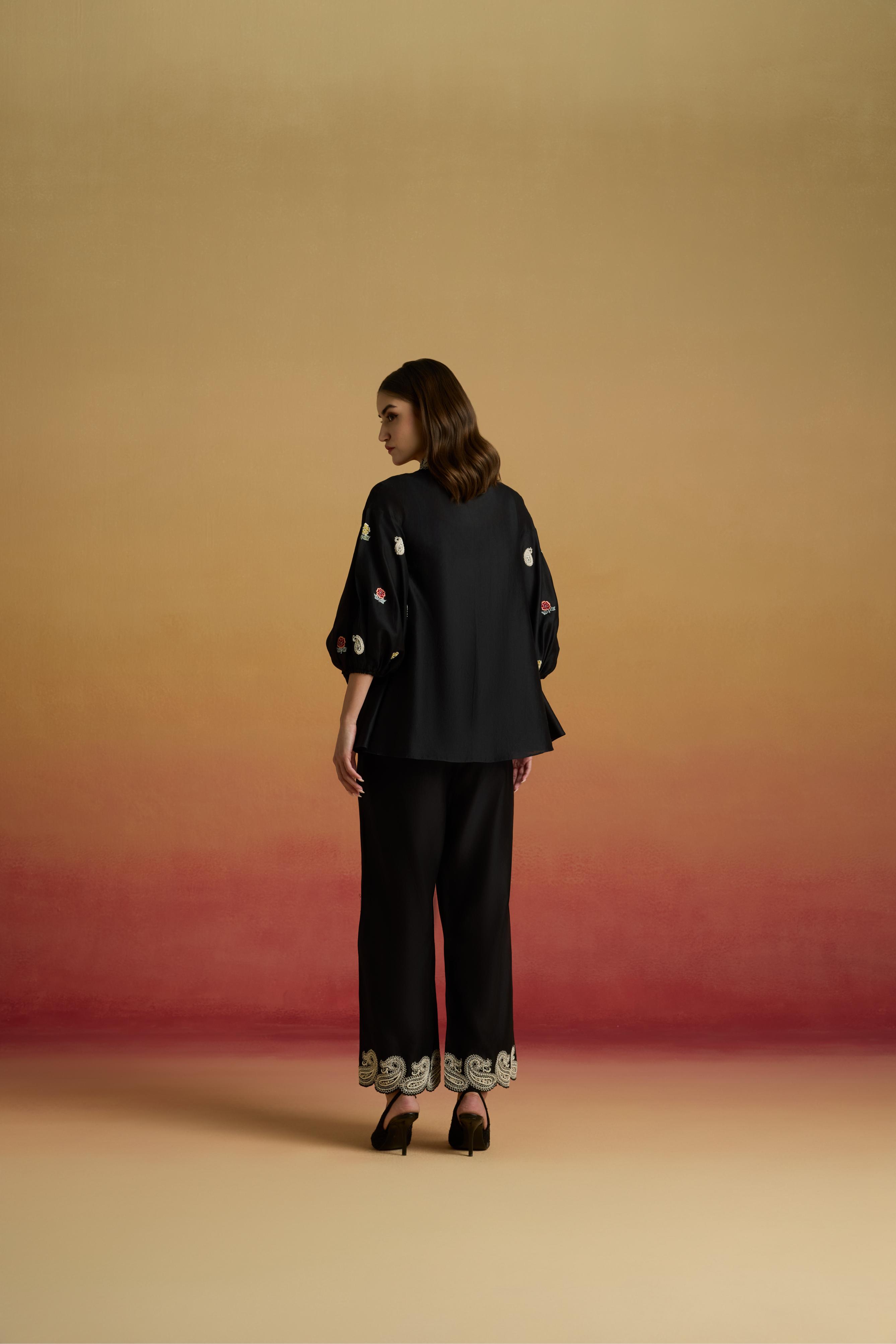 BLACK CONTRAST PAISLEY PANTS