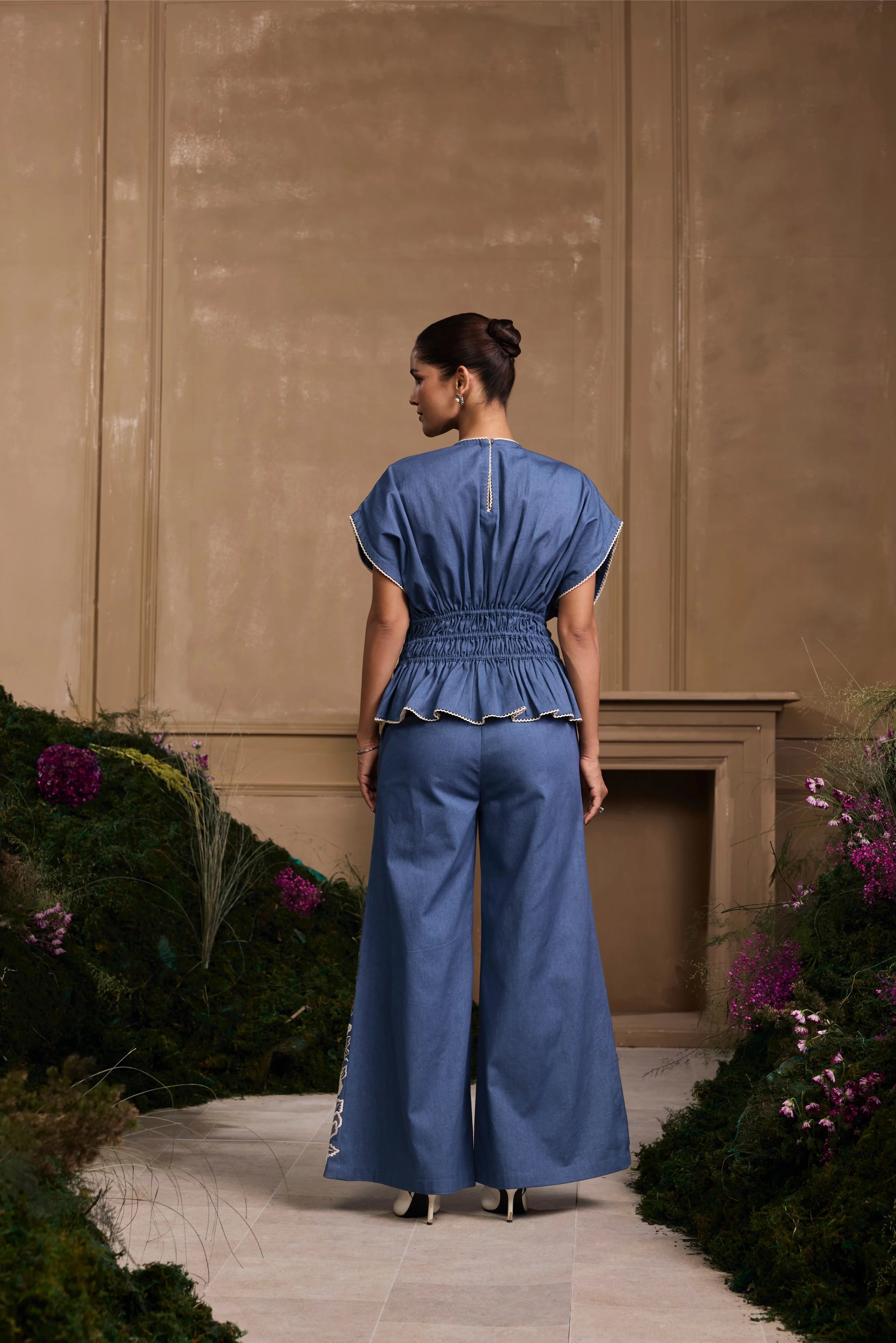 BLUE CONTRAST CUTWORK FLARED PANTS