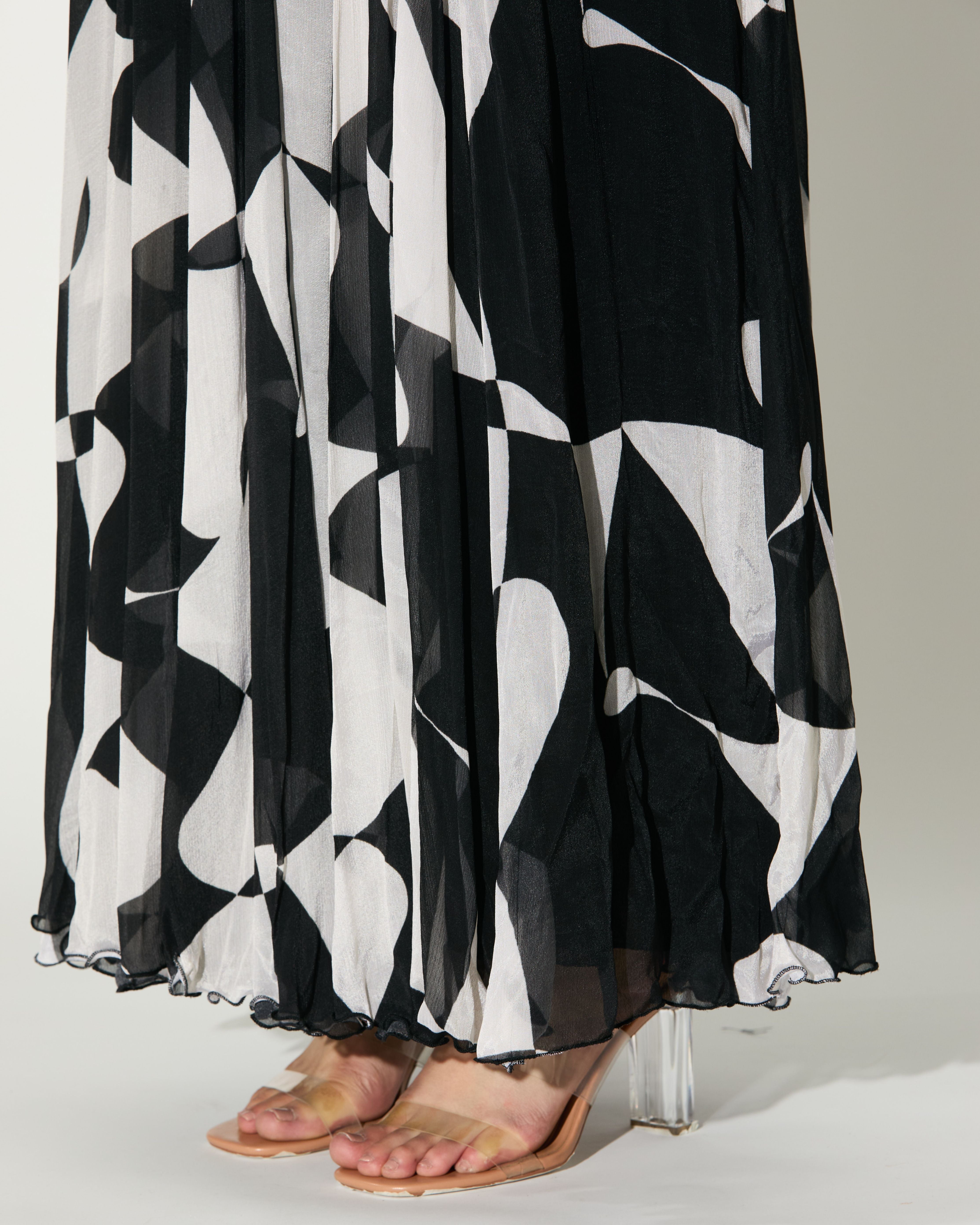 BLACK AND WHITE ABSTRACT LONG DRESS