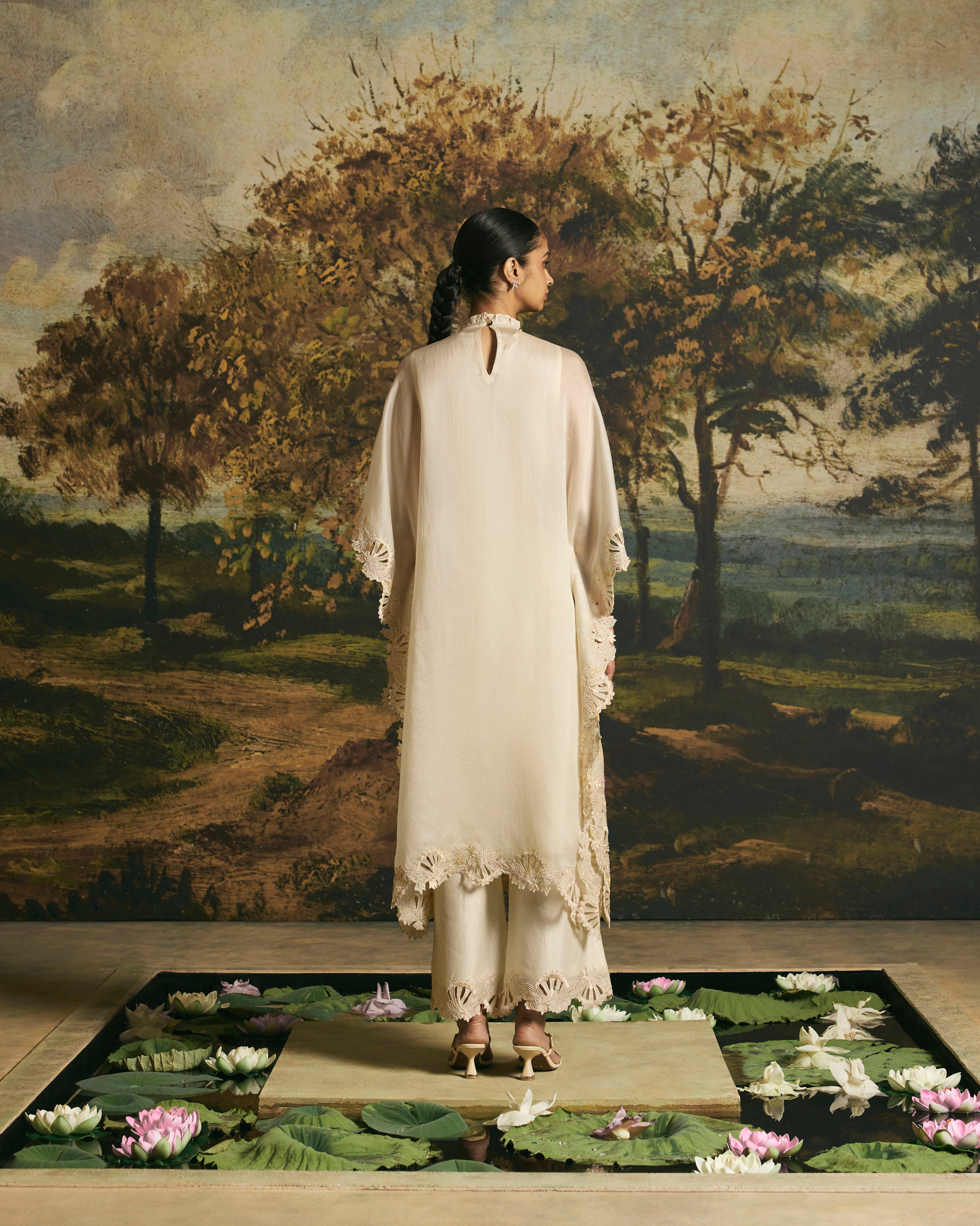 IVORY PAISLEY DETAIL KAFTAN