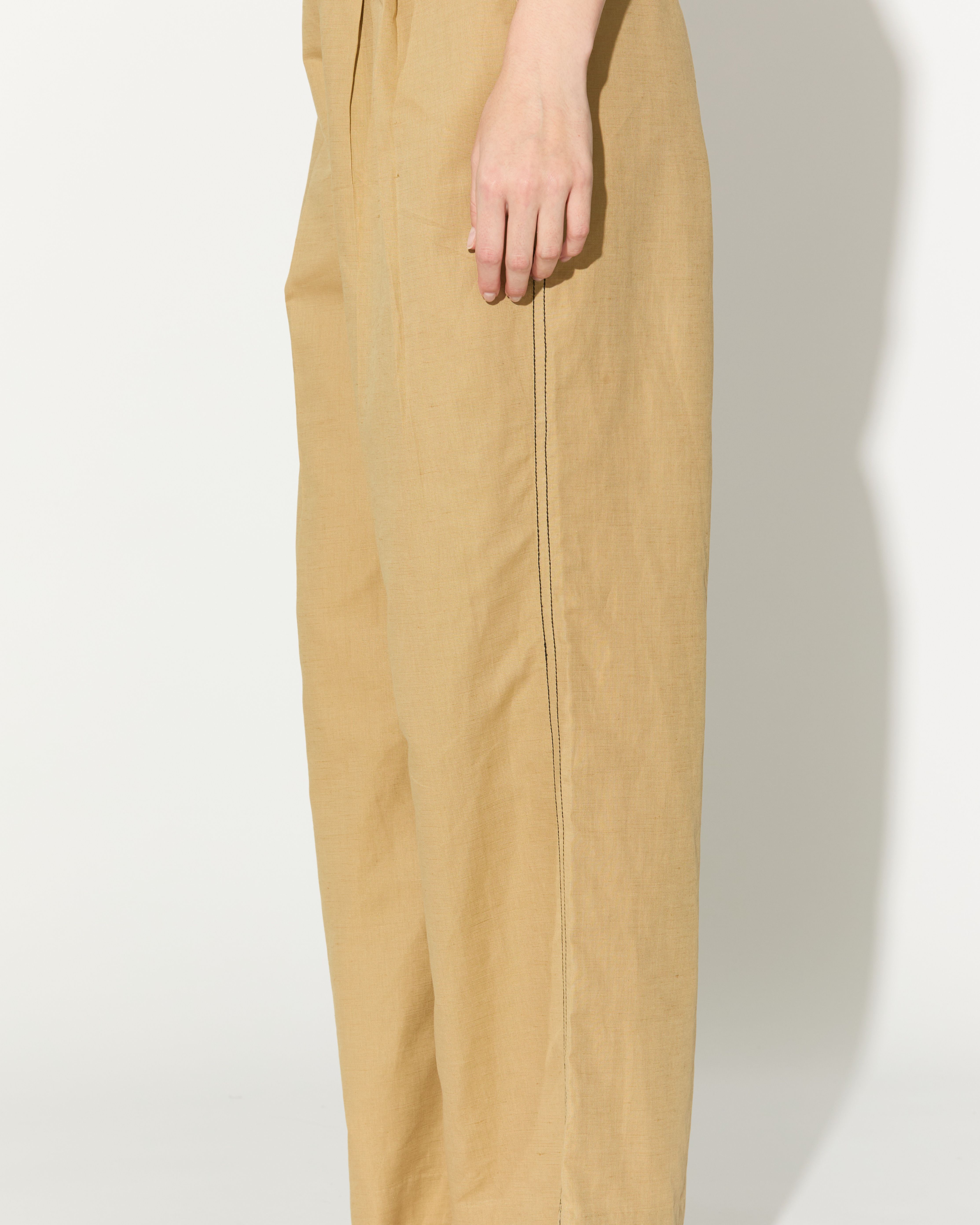 GOLDEN PLAIN PANTS