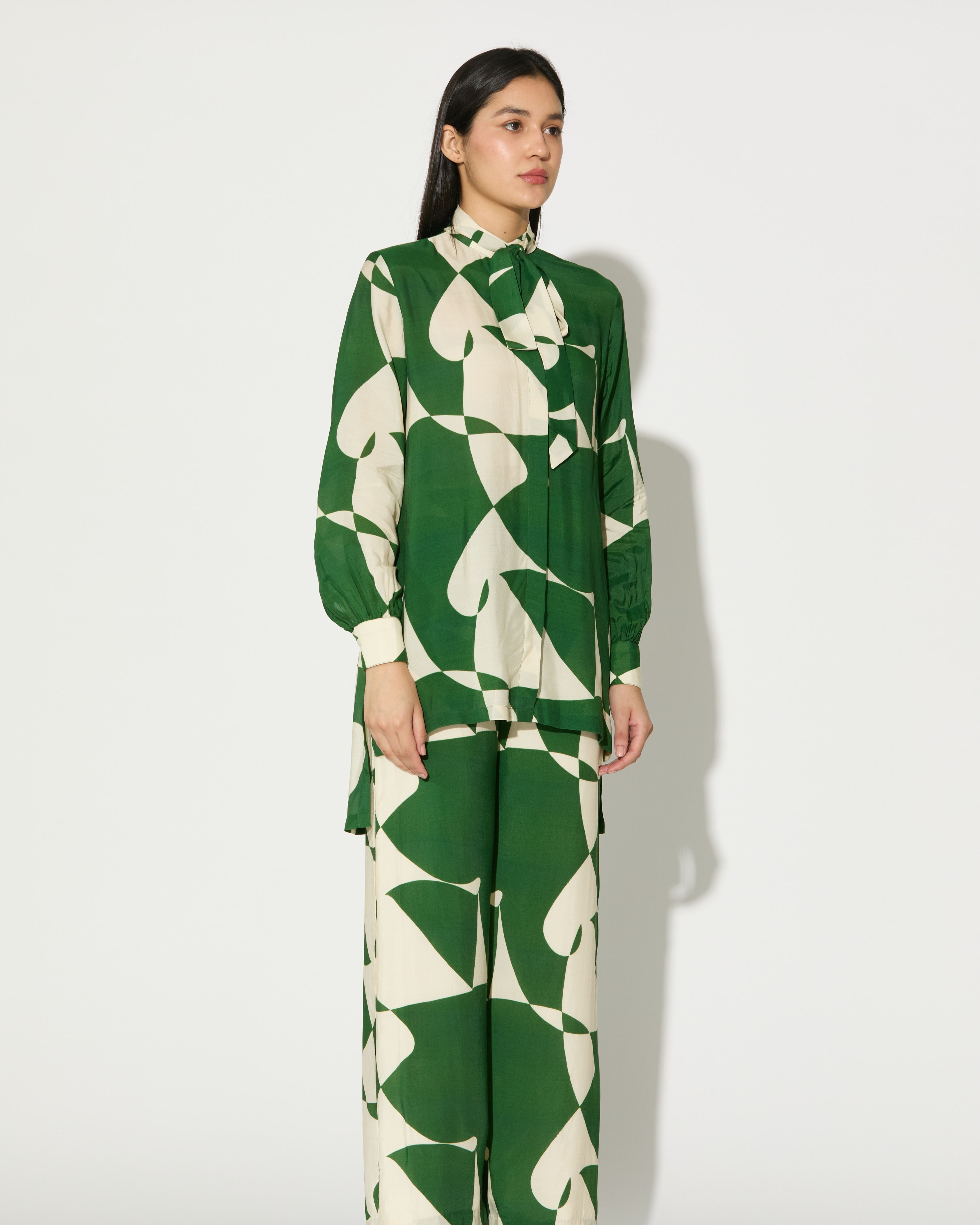 GREEN AND WHITE ABSTRACT PANTS