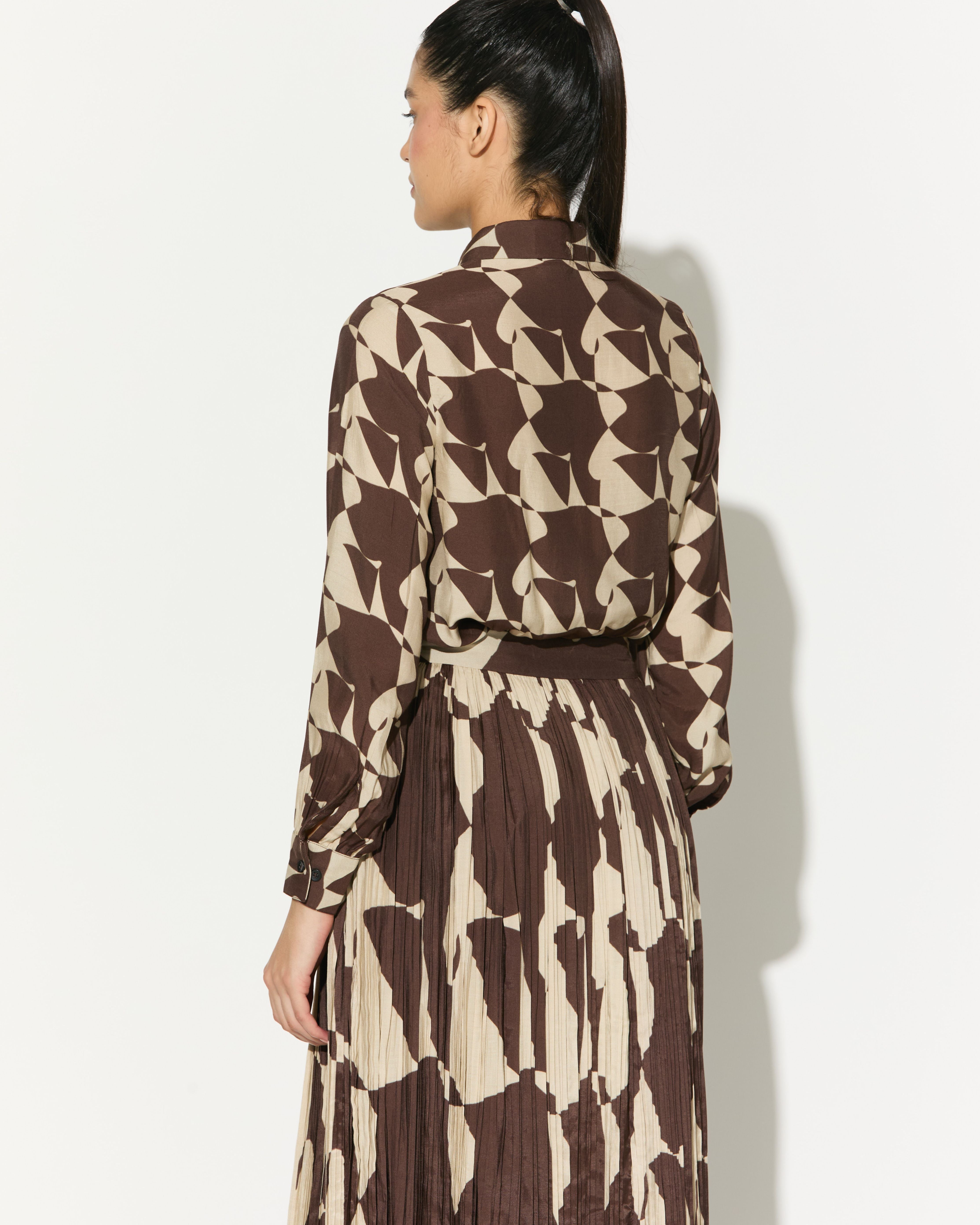 BROWN AND WHITE ABSTRACT CRINKLED SKIRT
