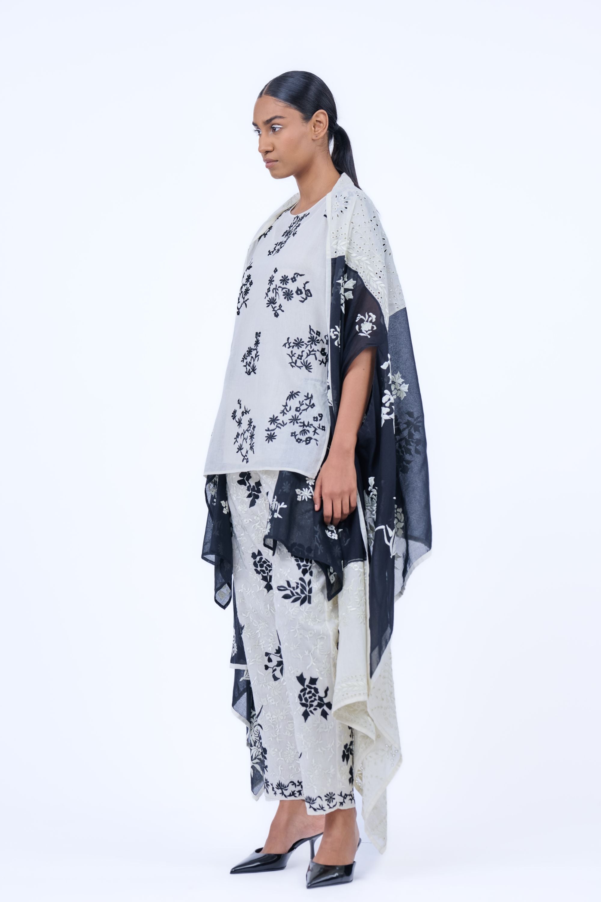 Ecru Blk Handloom Cotton Top