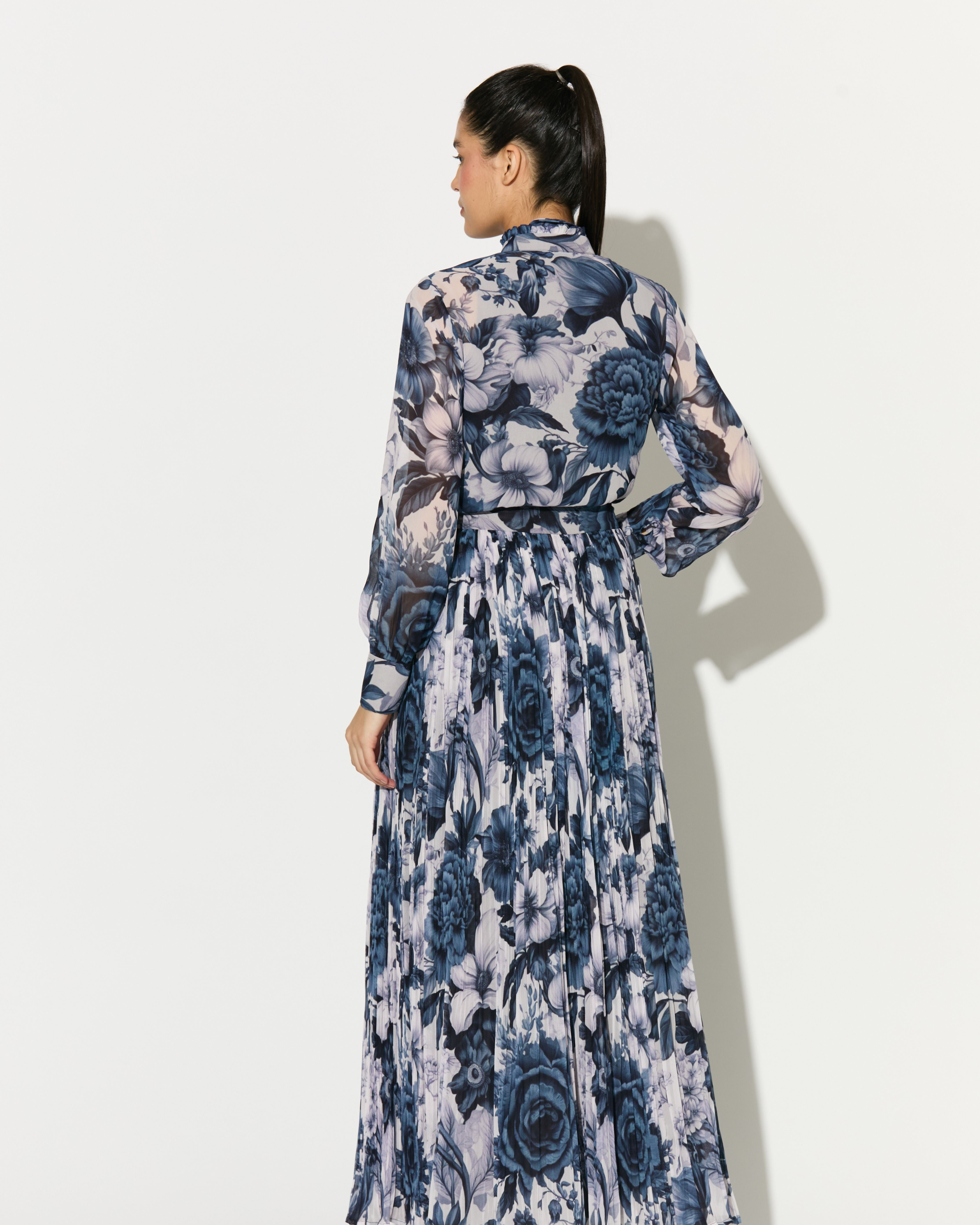 WHITE AND BLUE FLORAL CRINKLED SKIRT