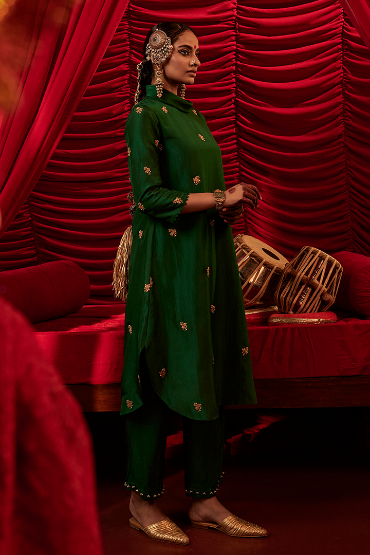Emerald Green Handwoven Silk Kurta Pant Set | Zardozi Embroidered Banhi Outfit