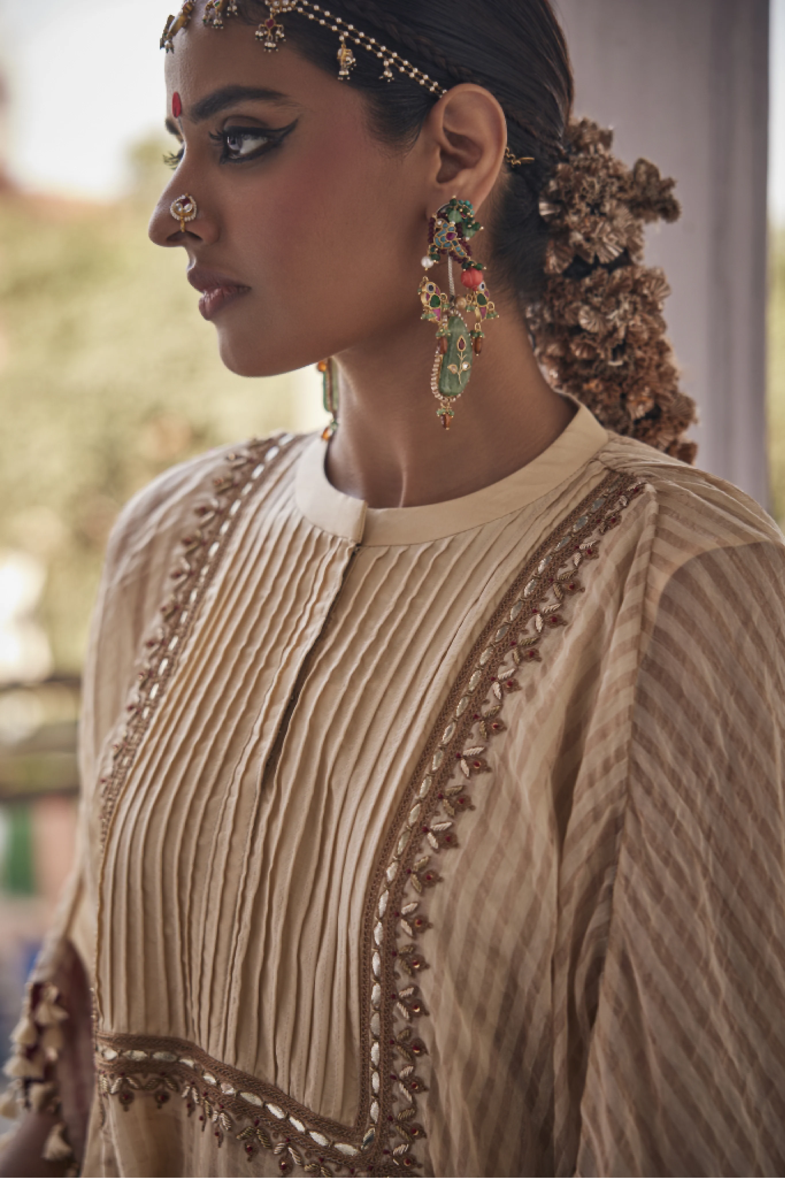 Elegant Ivory Silk Kurta Pant Set, Embroidered Woven Design, Festive Occasion