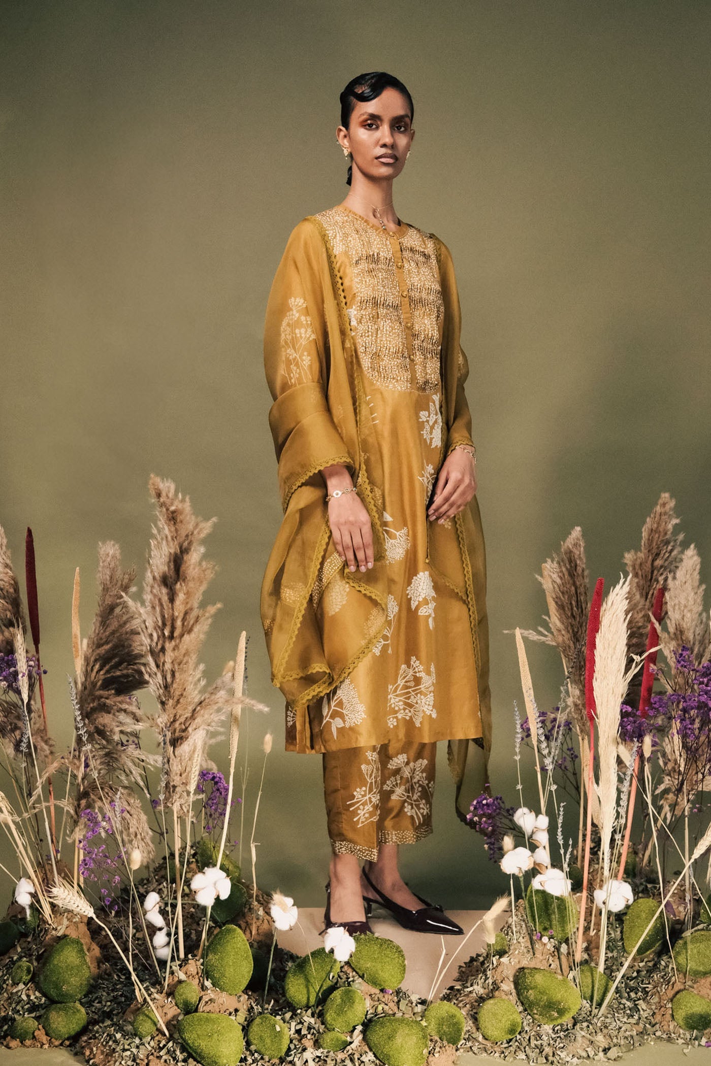 Chic Moss Green Mulberry Silk Tunic Set with Embroidered Print Sleeves