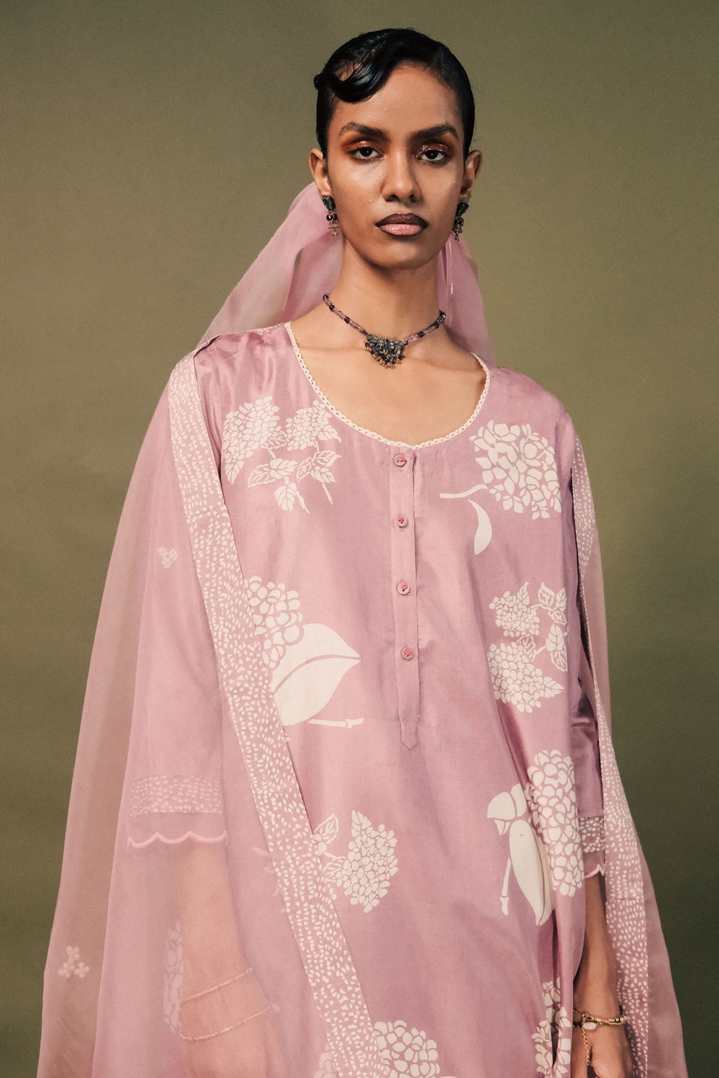 Stunning Lilac Mulberry Silk Tunic Set: Embroidered Sleeves, Elegant Organza Dupatta