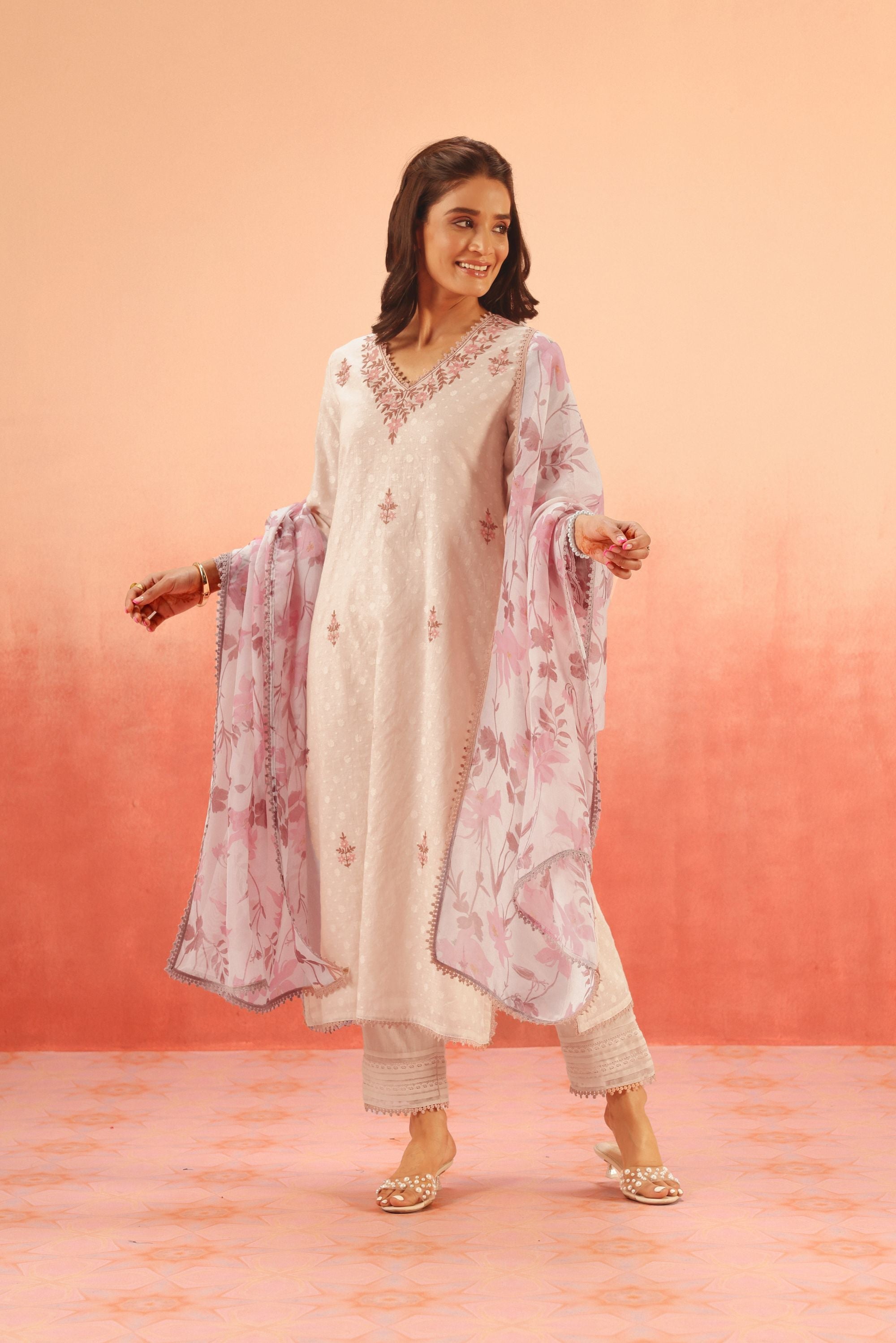 GULBANO PINK JACQUARD EMBROIDERED KURTA SET