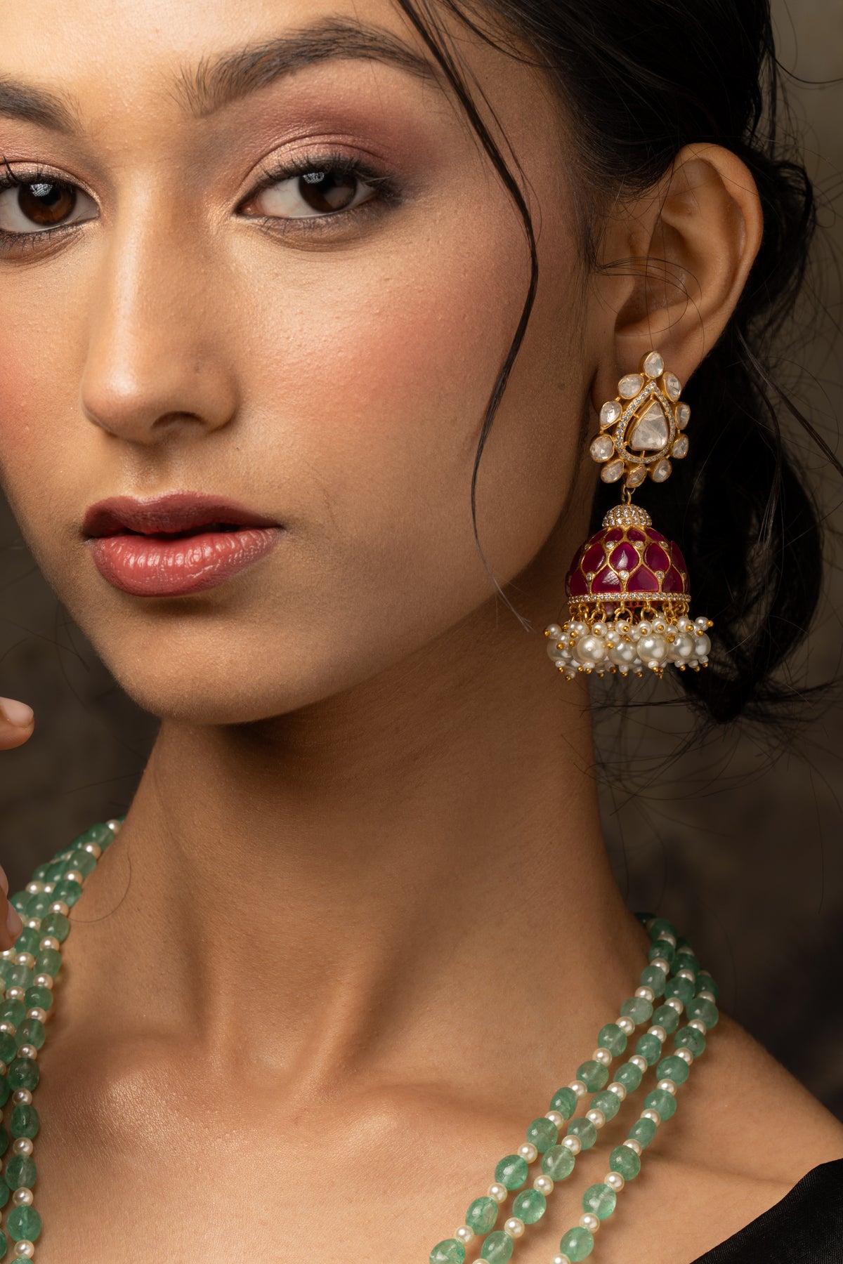 Uqrat Jhumka