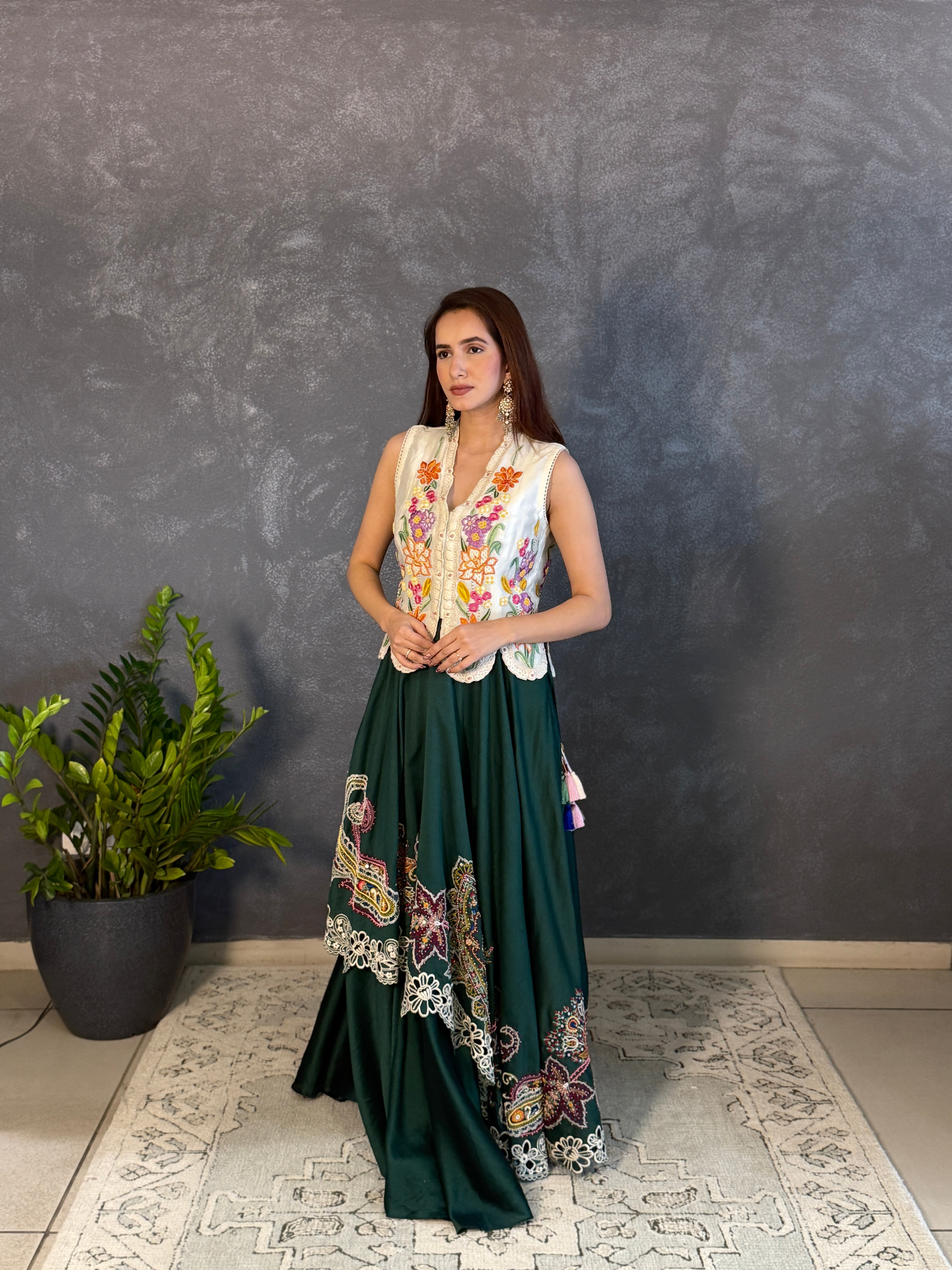 IVORY FLORAL FOLIAGE WAISTCOAT