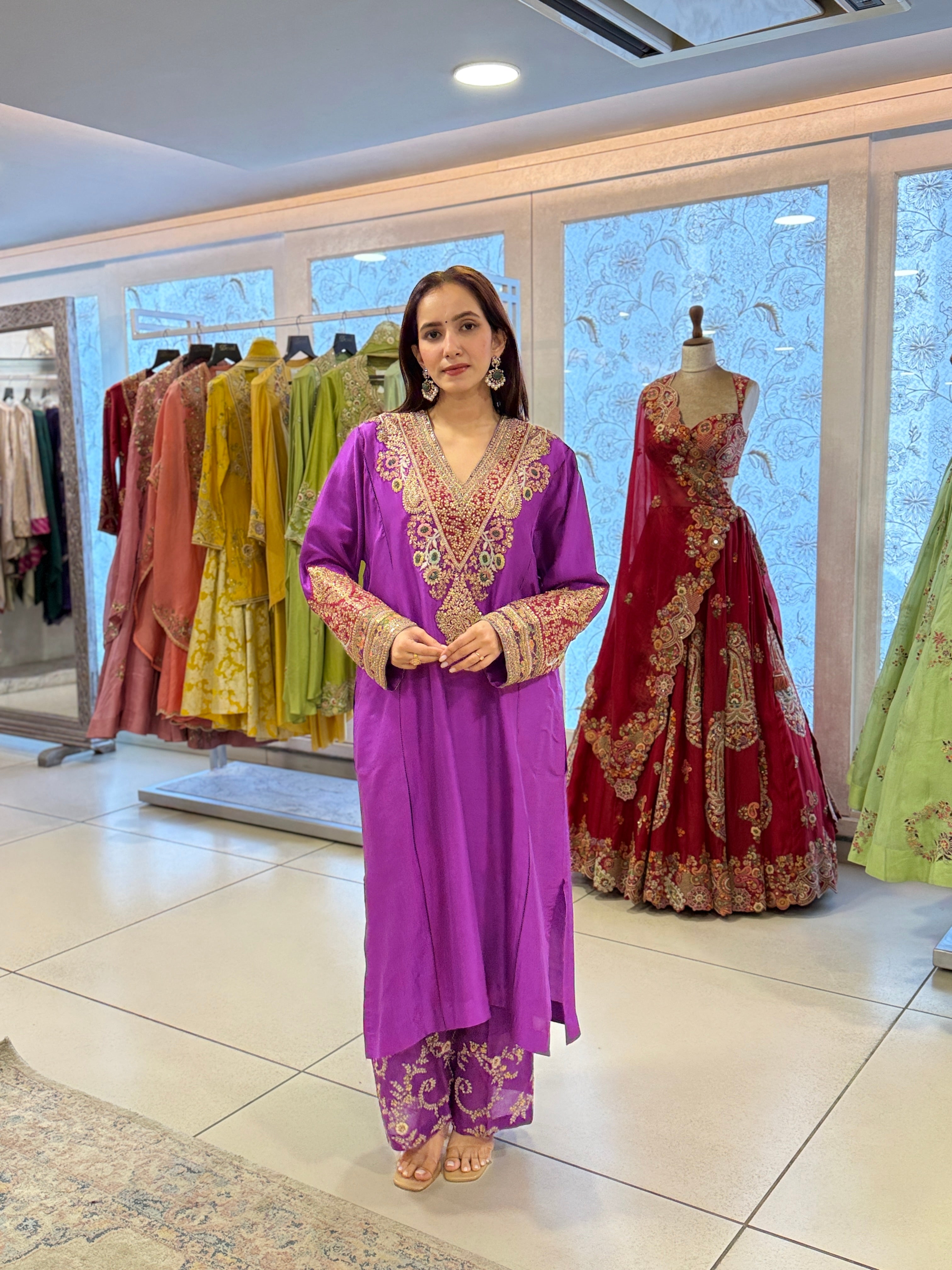 Gulrez V-neck patchwork kurta set.