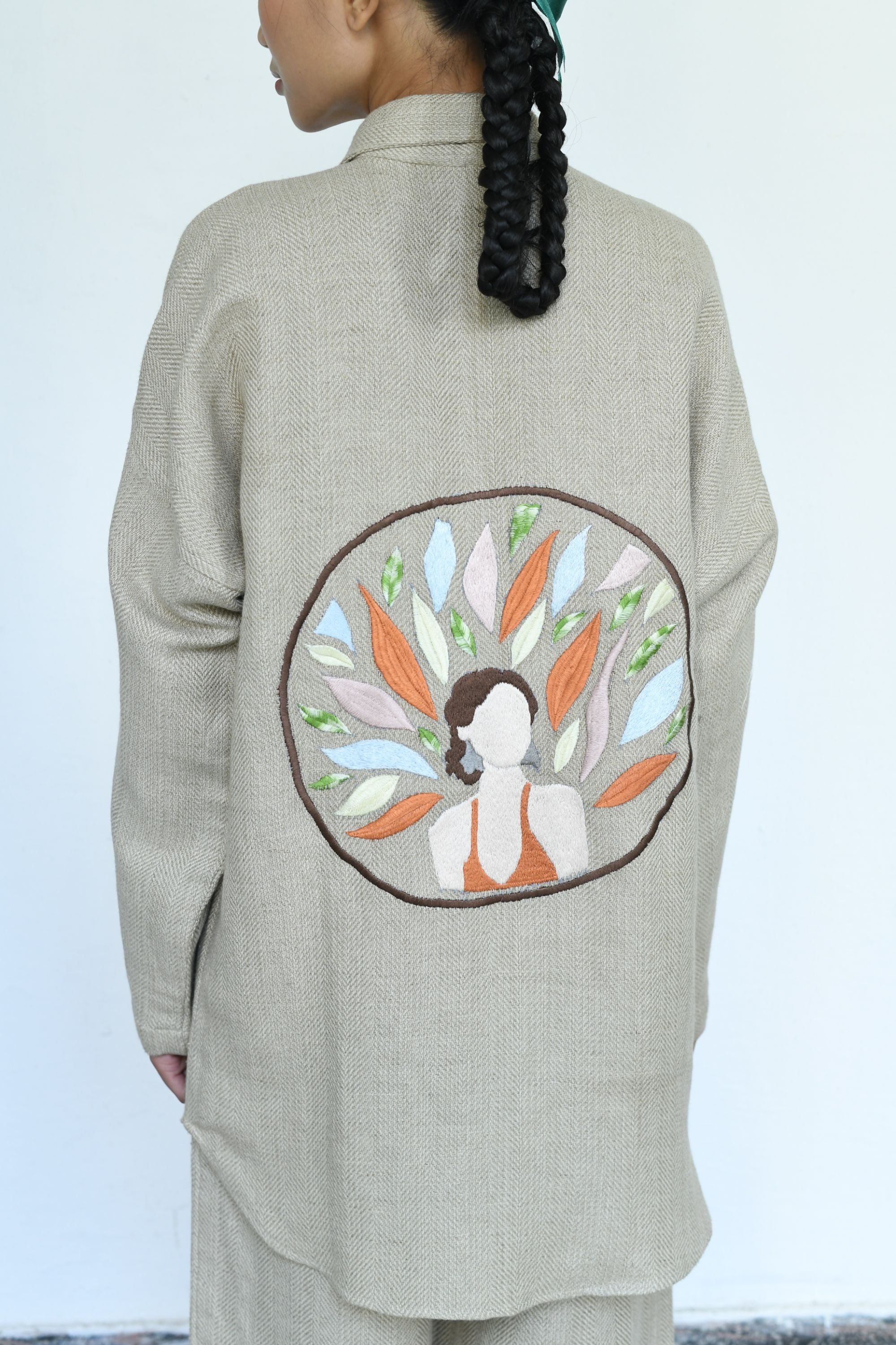 Embroidered Linen Oversized Shirt with Pleated Pants for a Relaxed Look