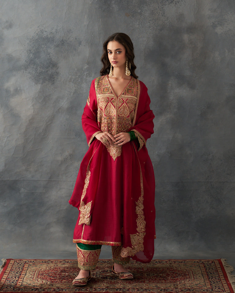 Gulrez Pakistani Kurta set with heavy embroidered bottom & dupatta.