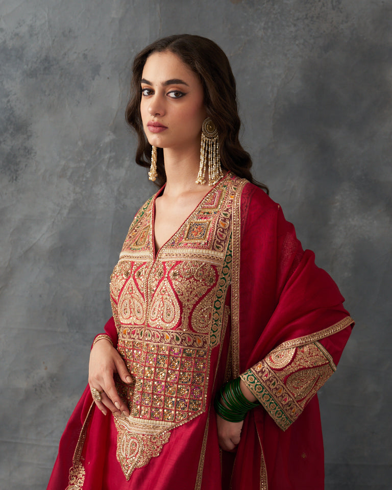 Gulrez Pakistani Kurta set with heavy embroidered bottom & dupatta.