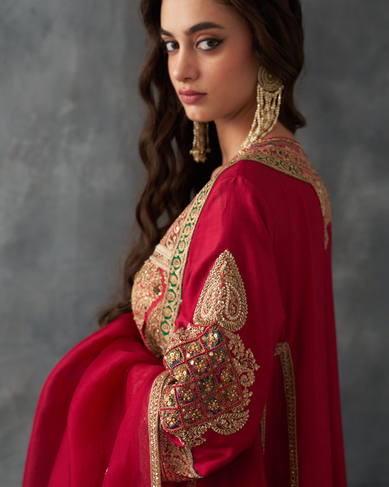 Gulrez Pakistani Kurta set with heavy embroidered bottom & dupatta.