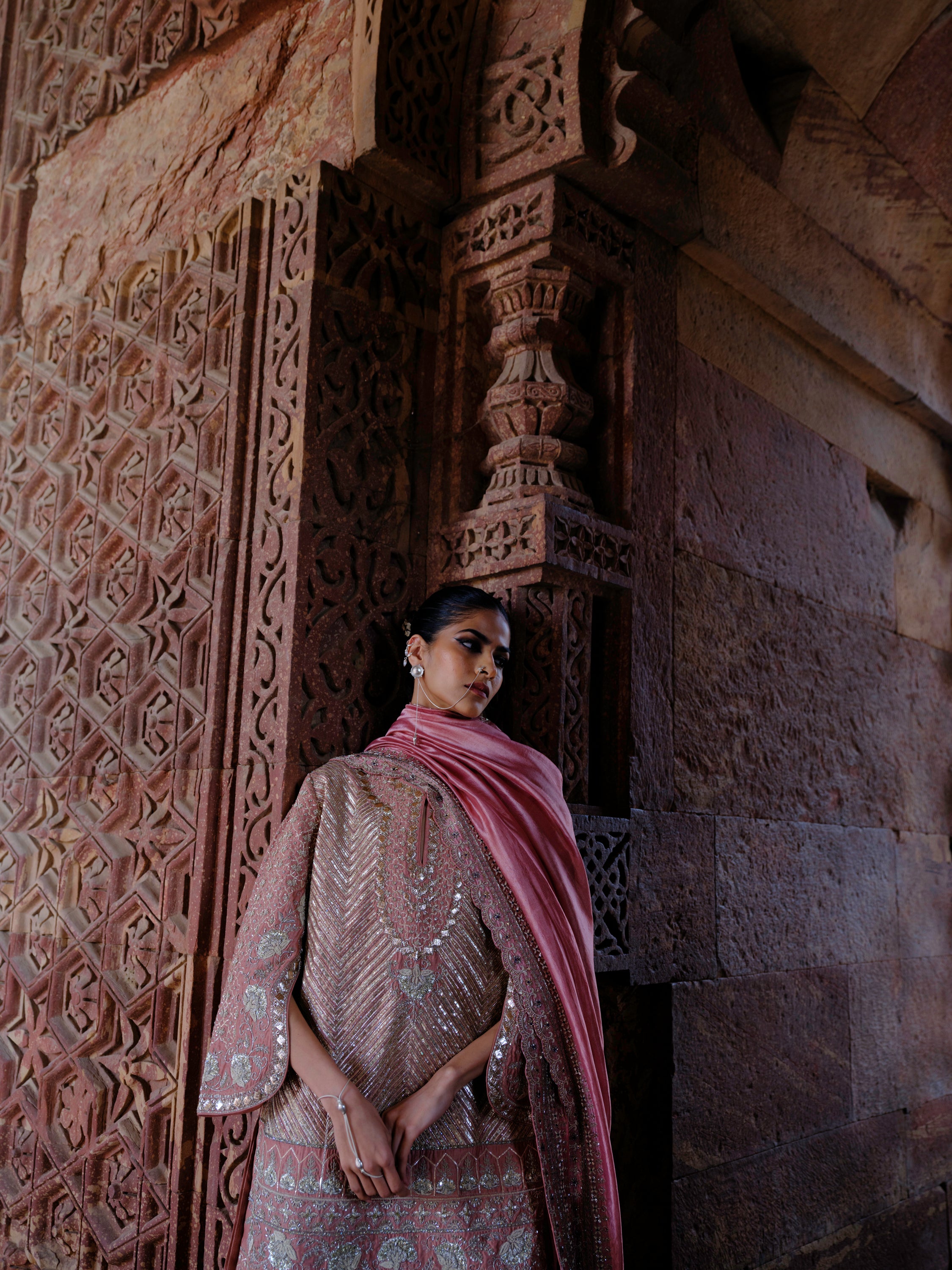 Featuring a tuinc in silk base with gotta zardosi embroidery.