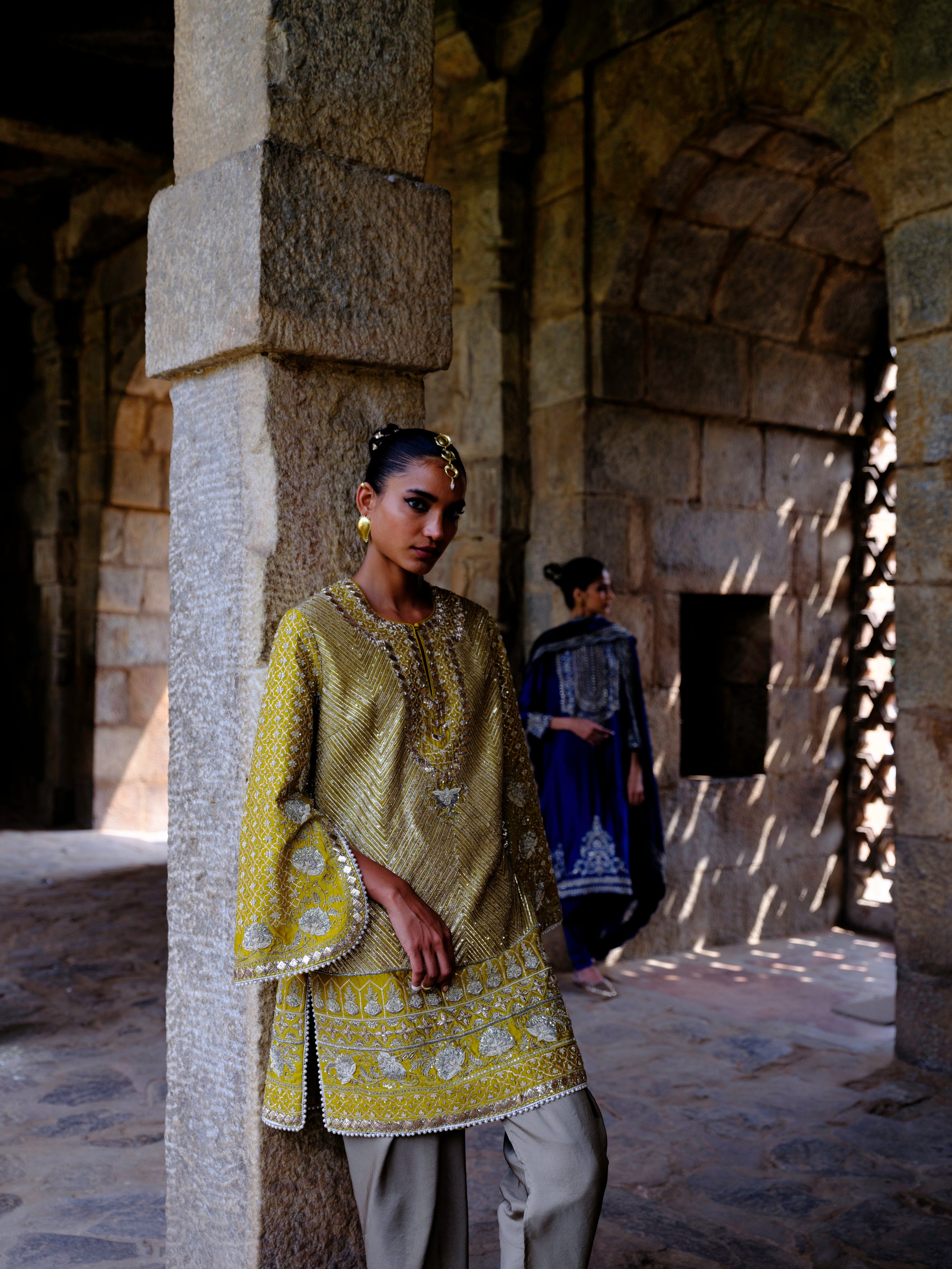 Featuring a tunic in silk base with zardosi embroidery