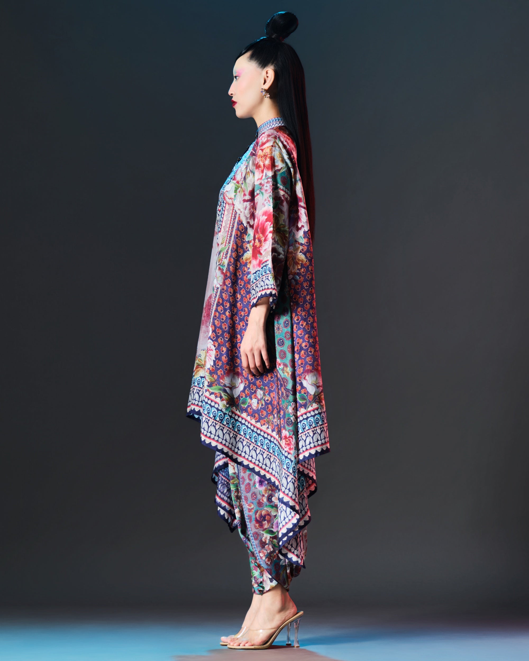 IKEBANA : NAVYA