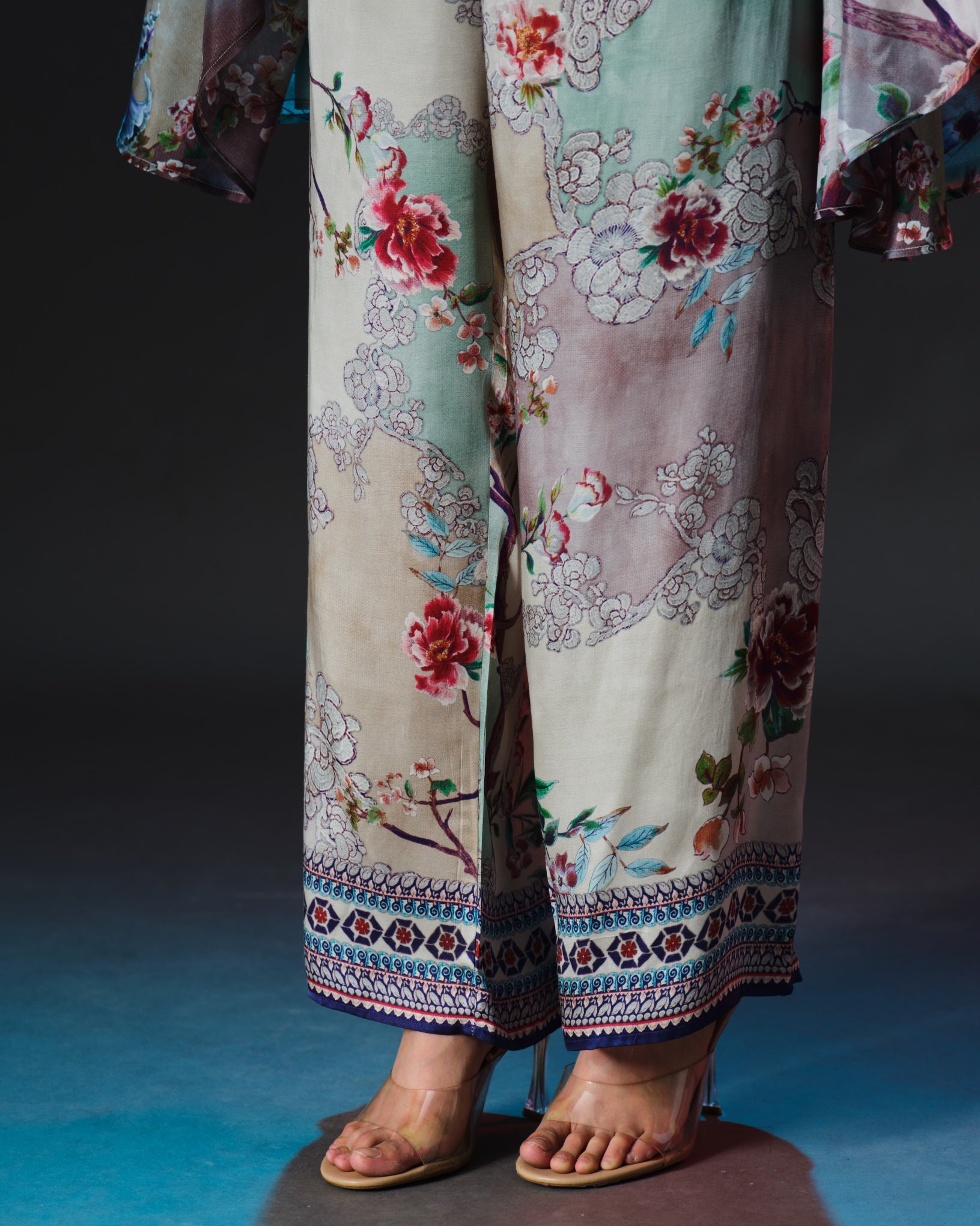 IKEBANA : NILOFER