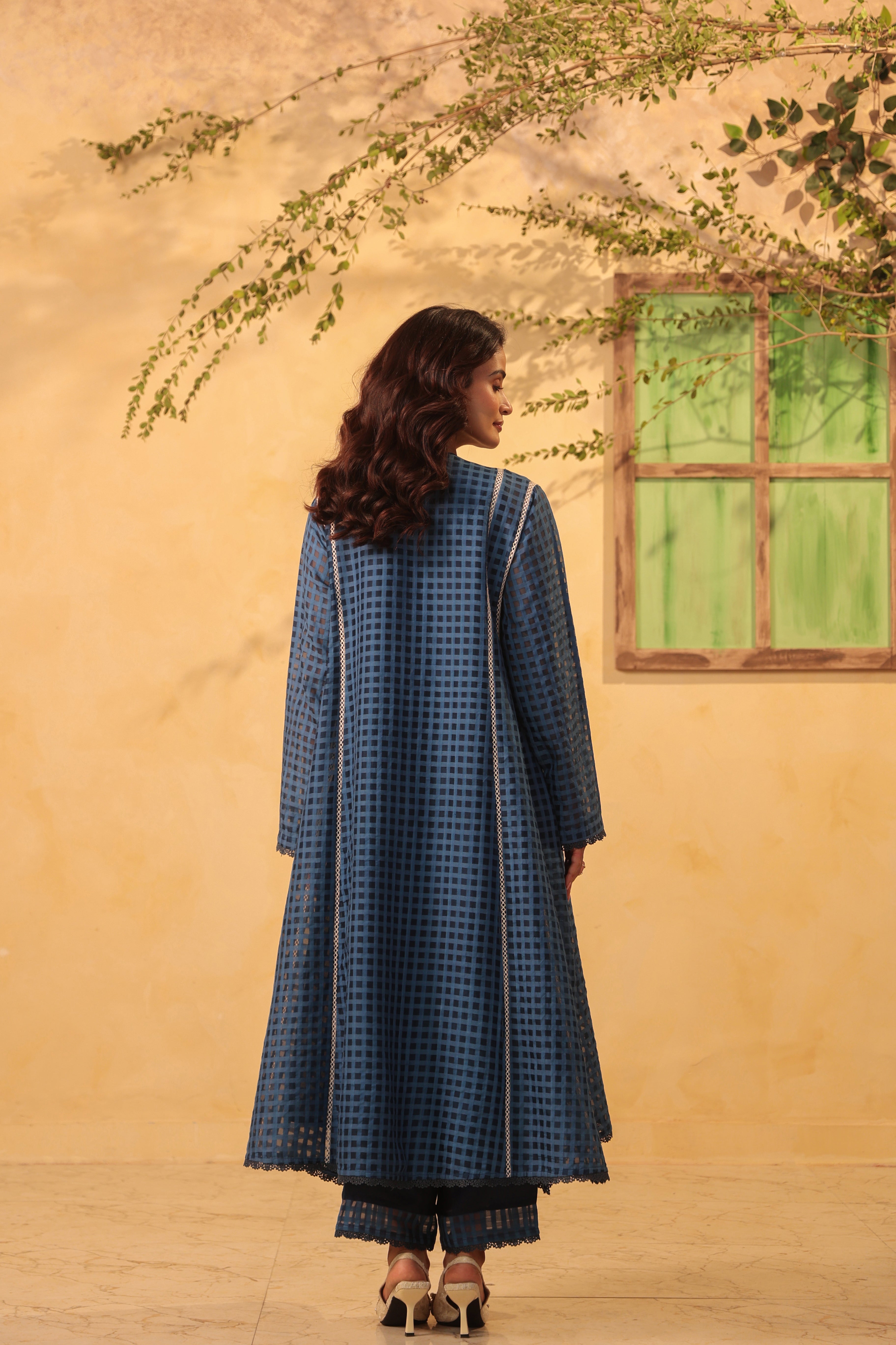 Vaayu Dark Blue Panelled Kalidar Set