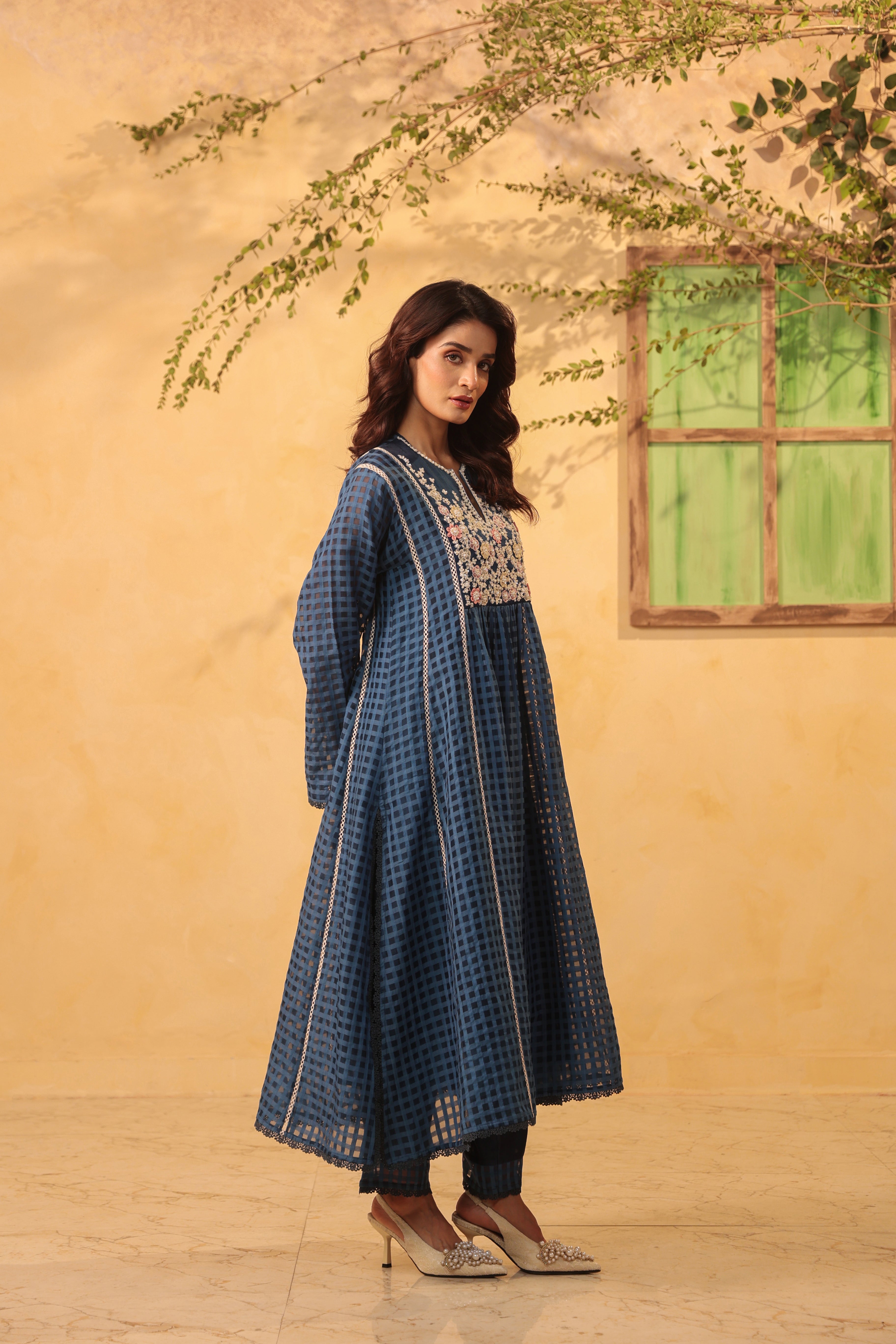 Vaayu Dark Blue Panelled Kalidar Set
