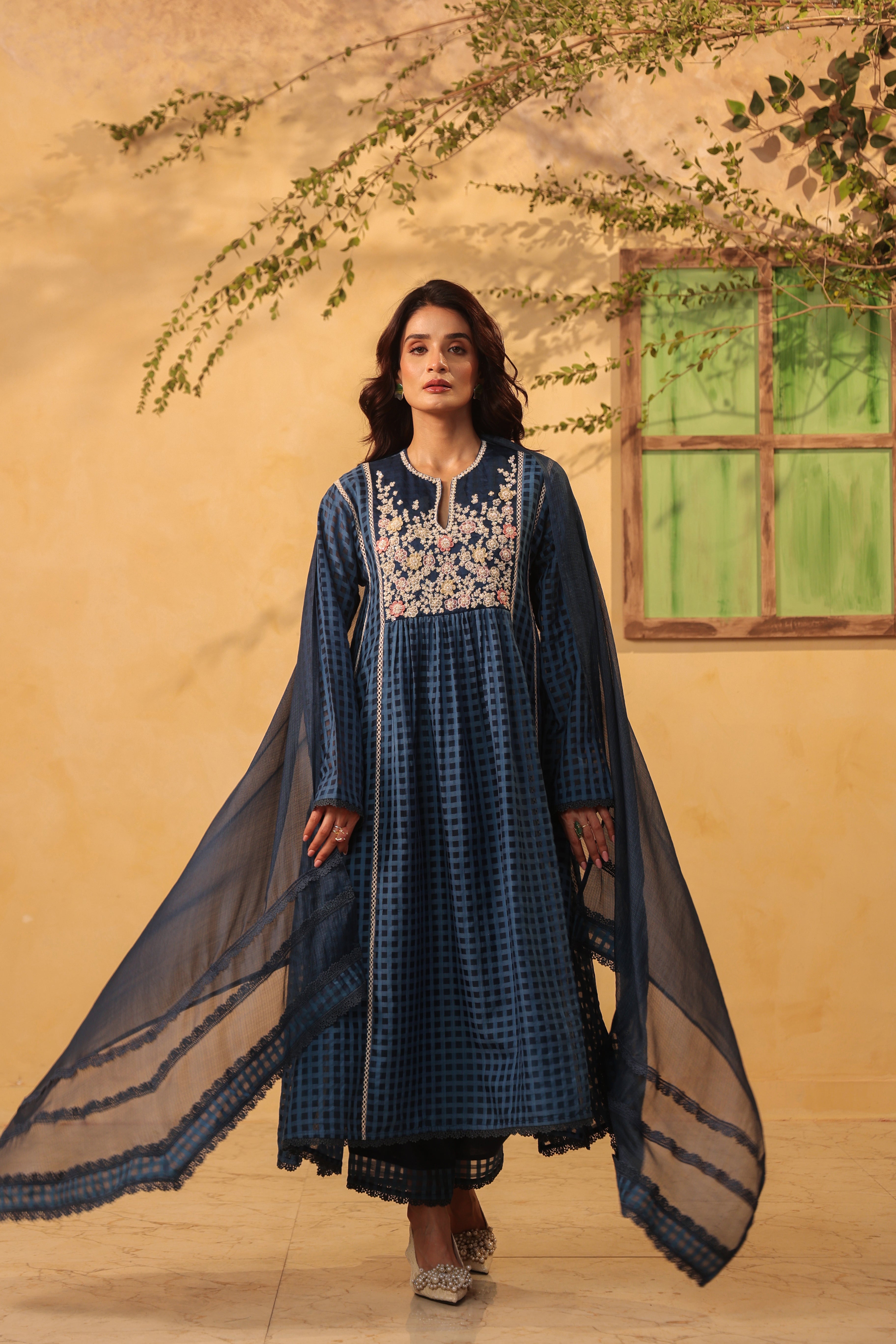 Vaayu Dark Blue Panelled Kalidar Set