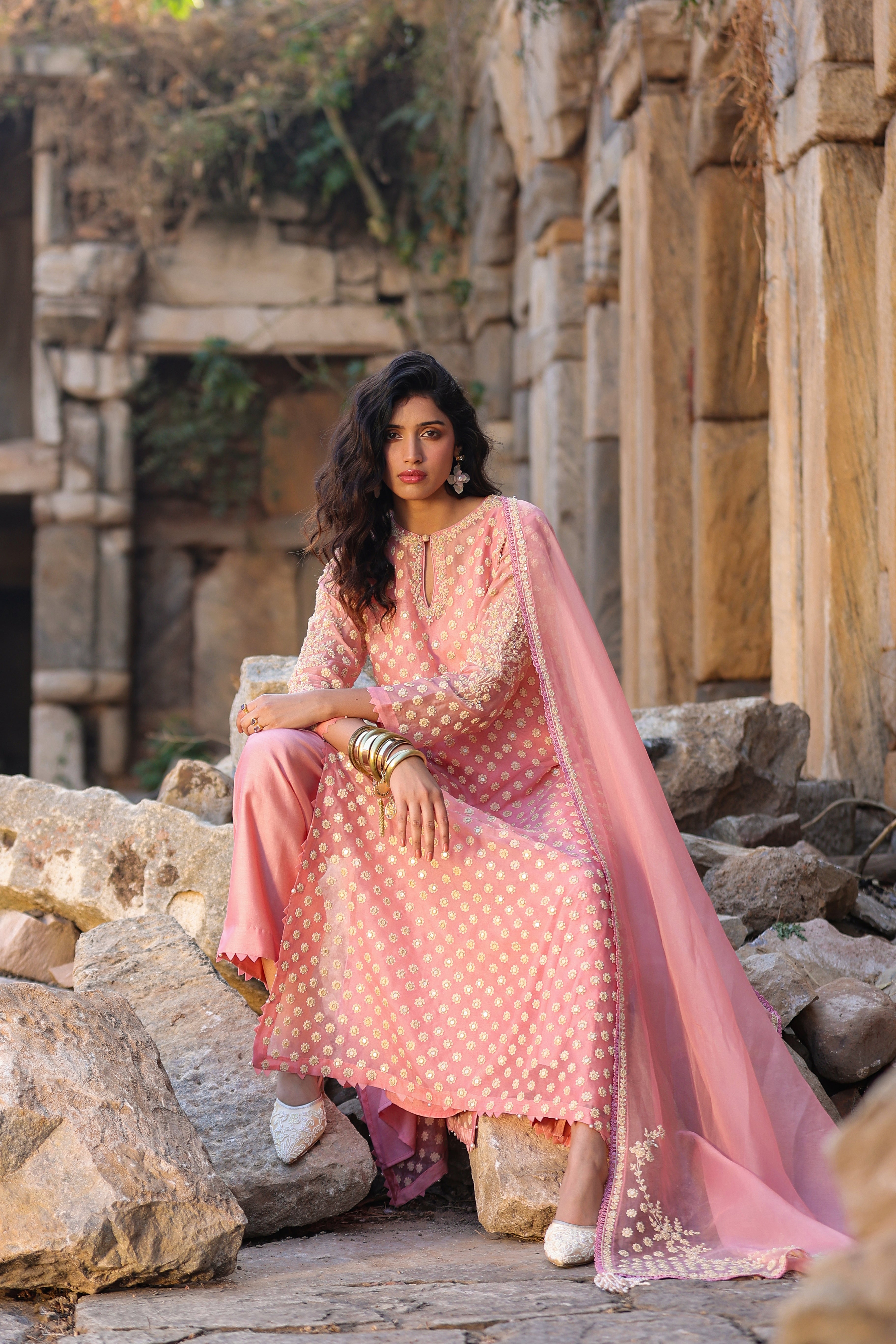 Vaayu Pink Buti Kurta Set