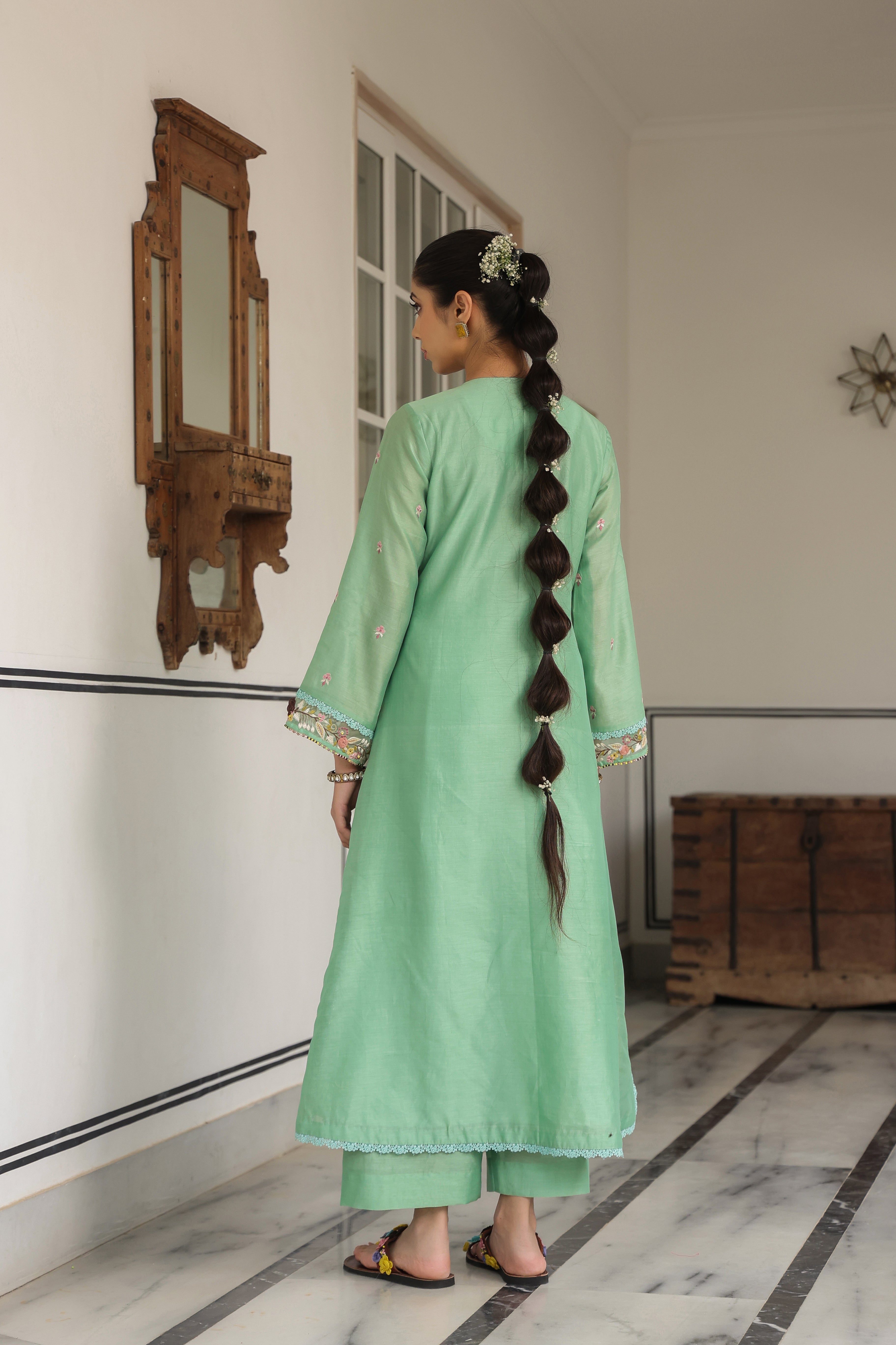 Gulzar Choker Neck Kurta Set