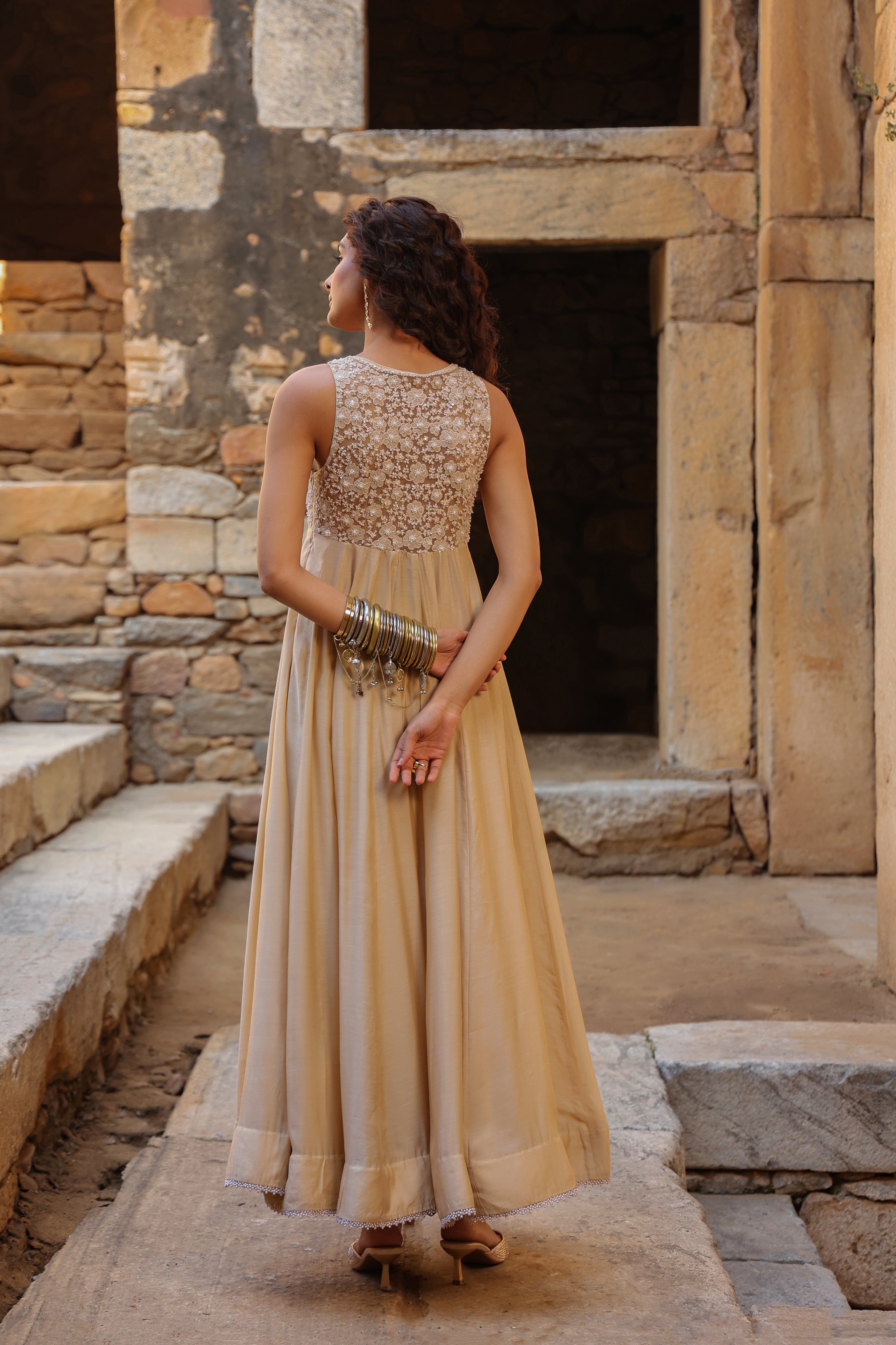 Vaayu Ivory Sleeveless Kalidar Set