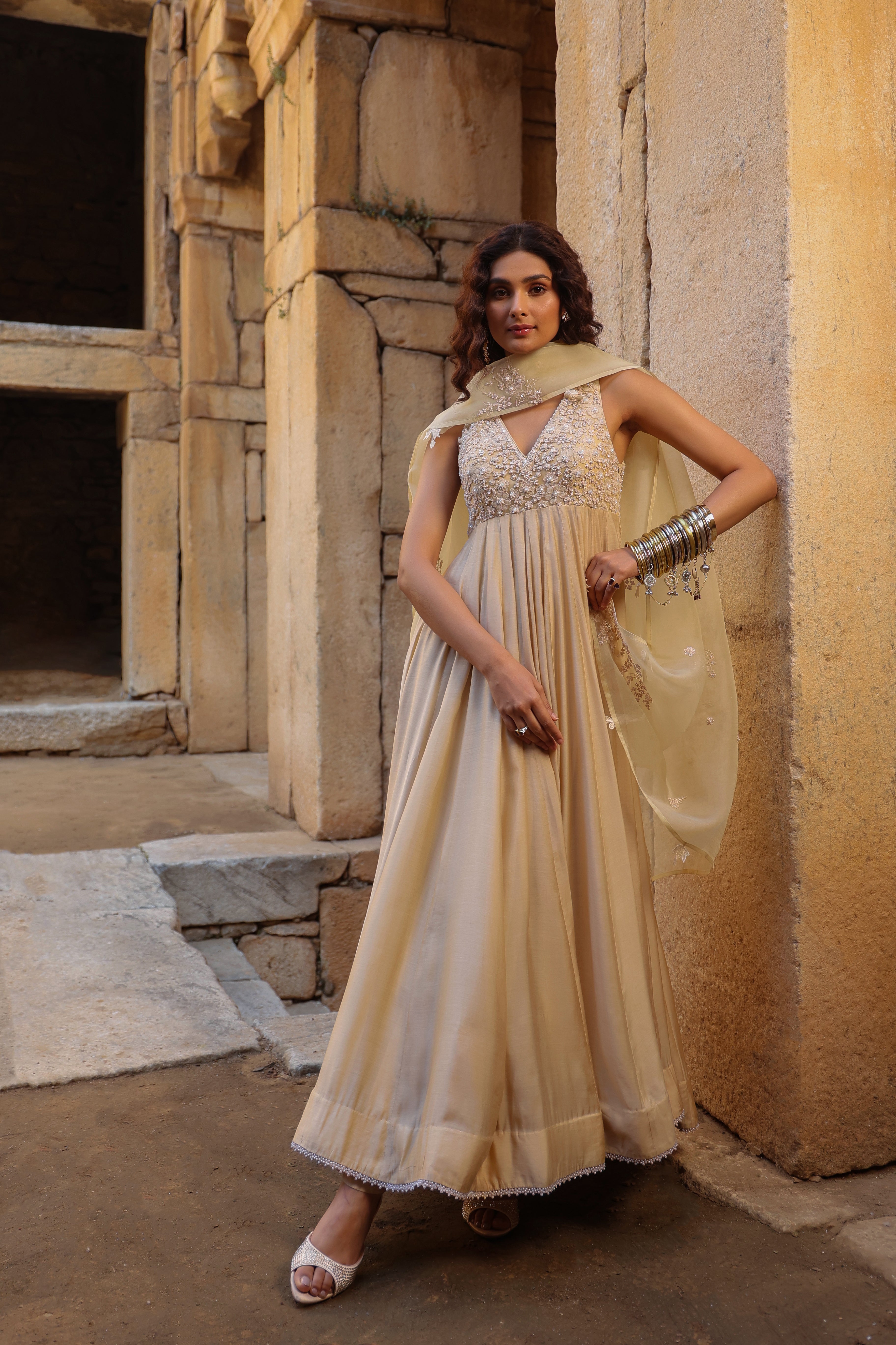 Vaayu Ivory Sleeveless Kalidar Set