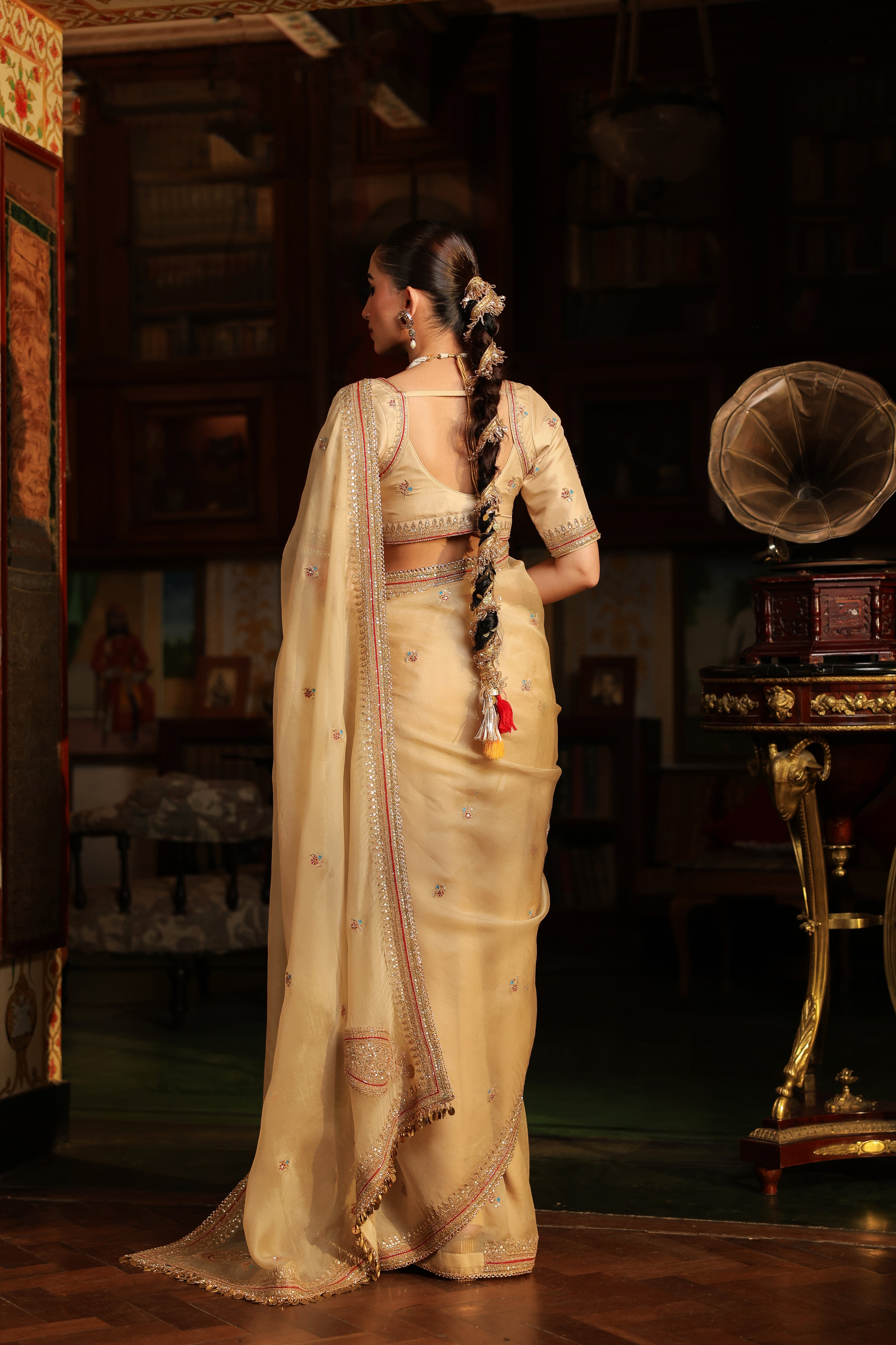 Ahista Ivory Patti Buta Saree Set