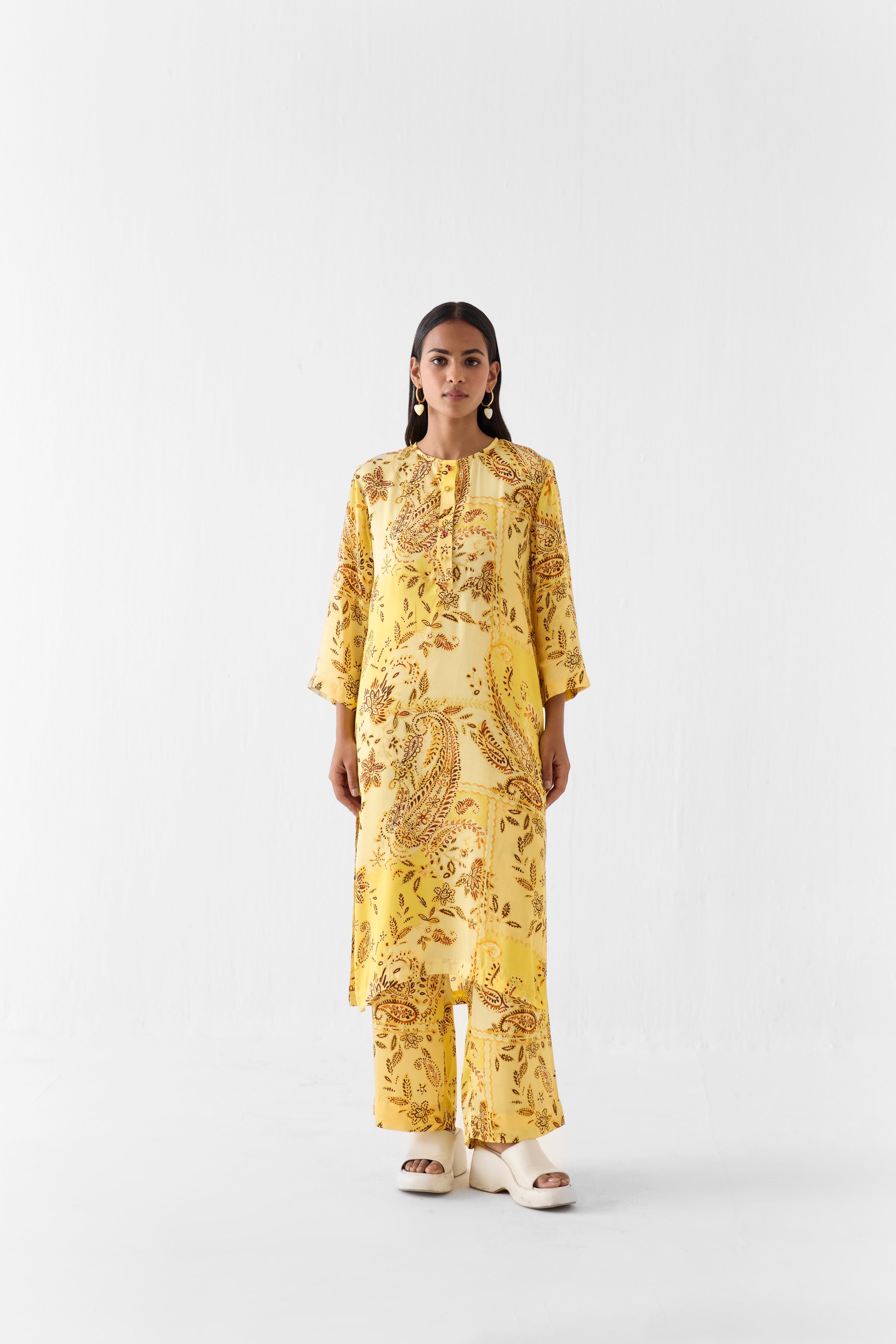AMBI STRAIGHT KURTA & PANTS