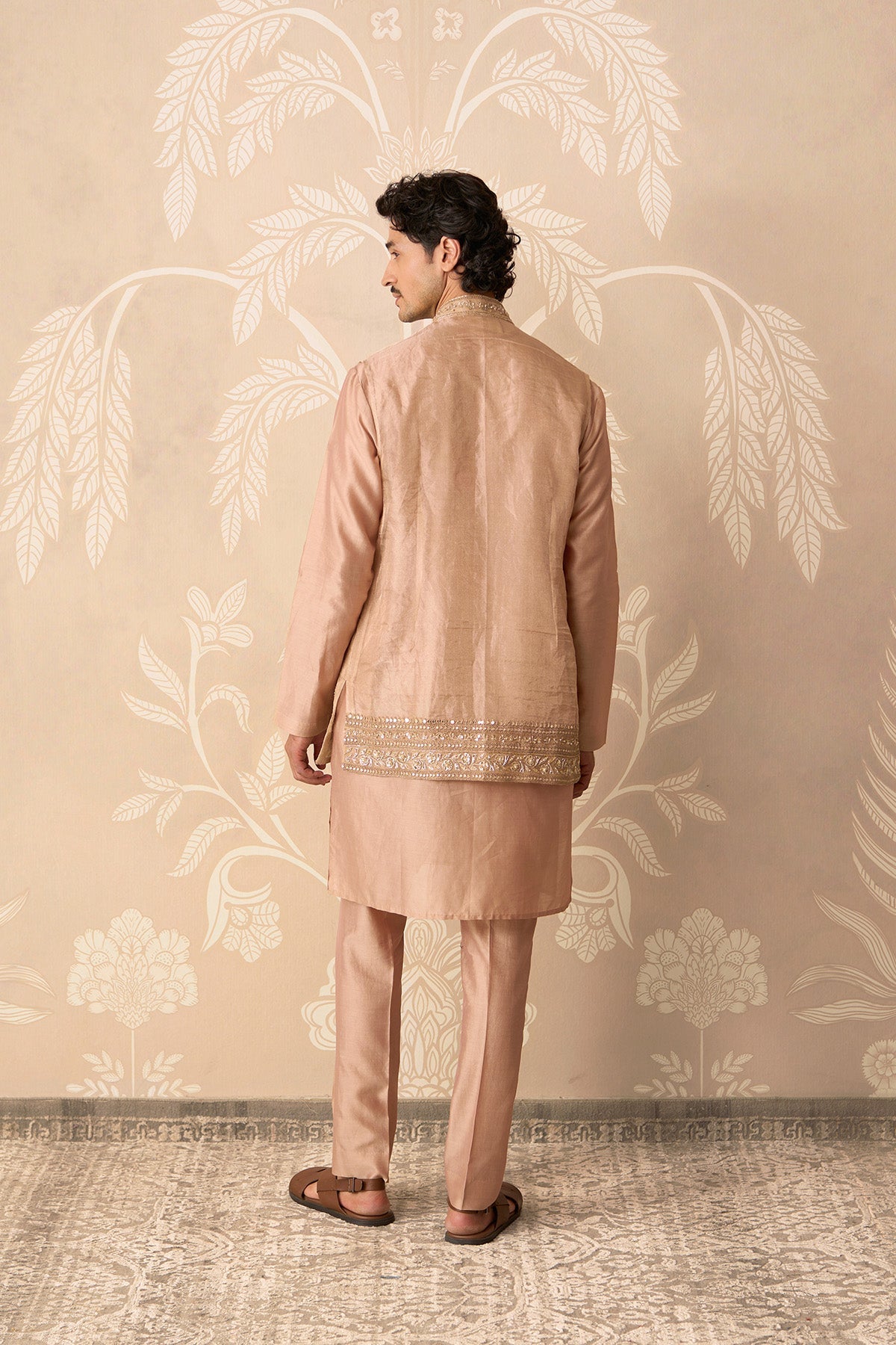 Zaroon
Kurta Bandi Set
