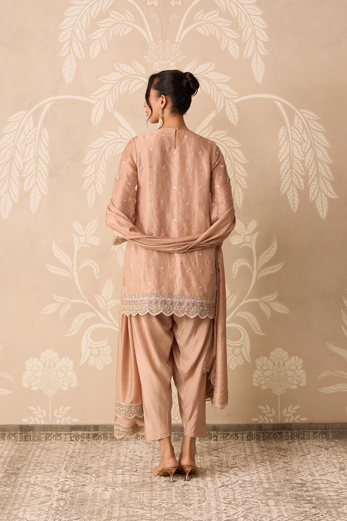 Zehn
Kurta Salwar Set