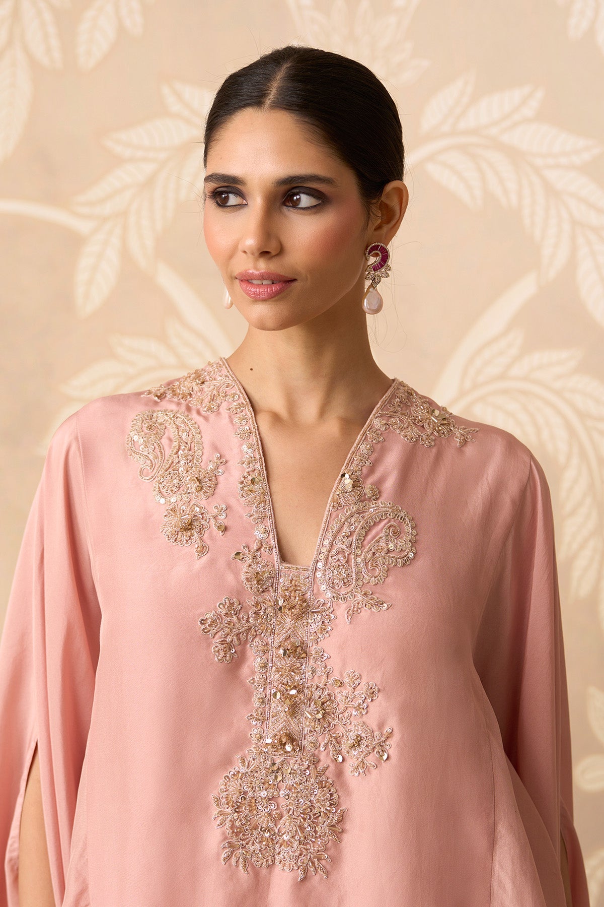 Mehraab Cape Set