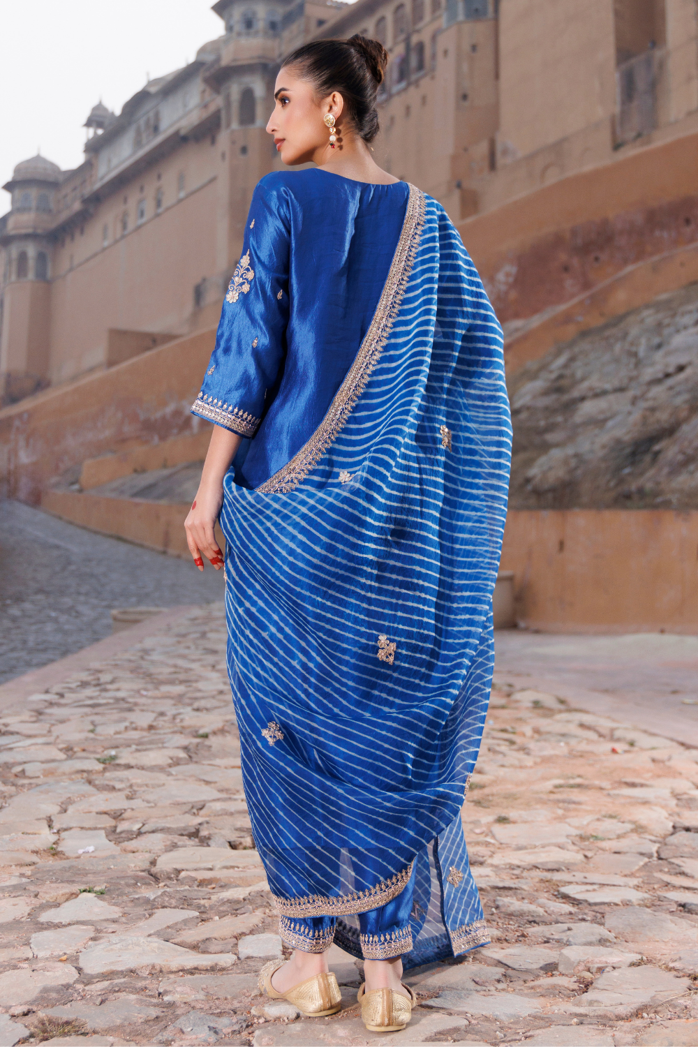 Aarna Suit Set