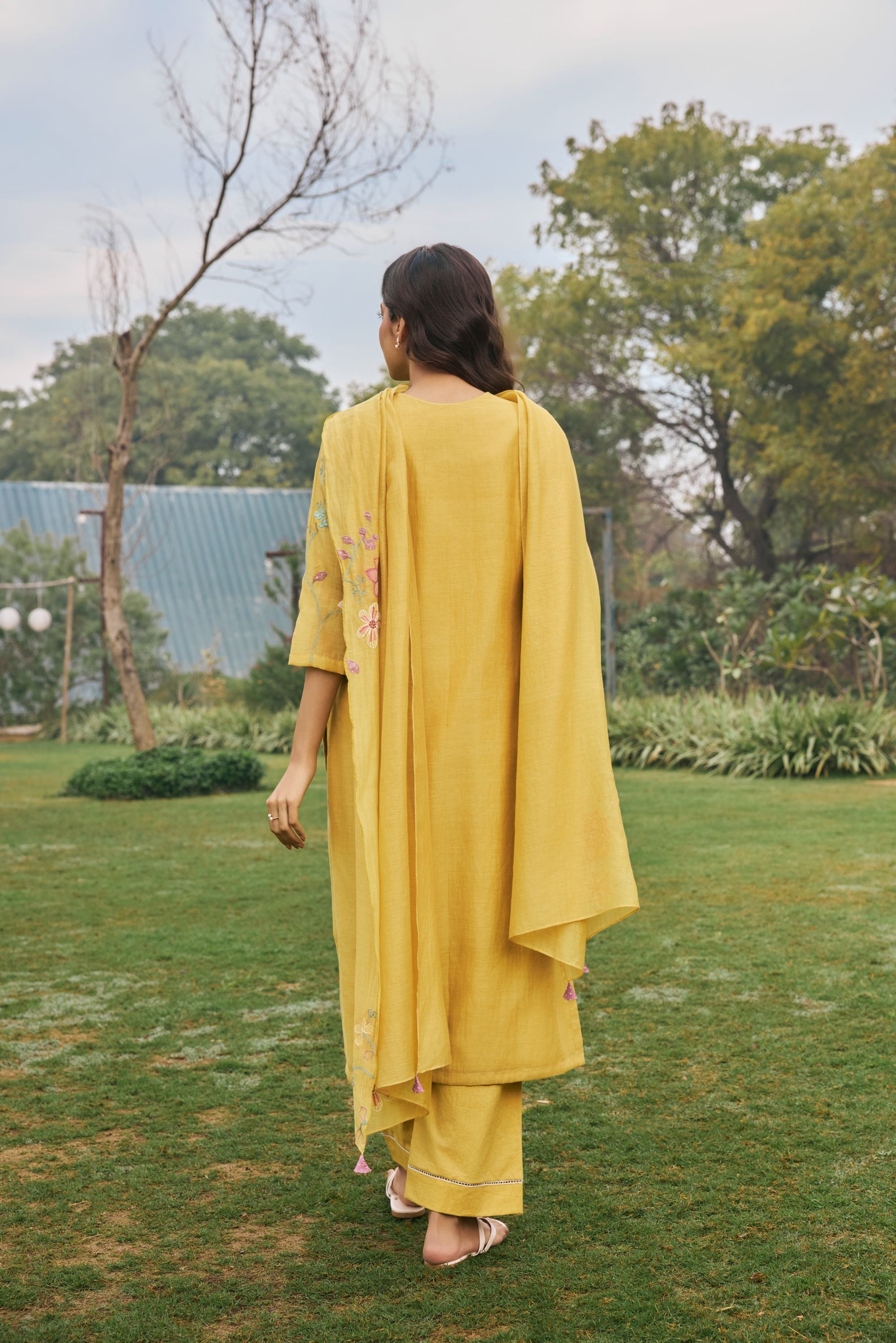 Daffodil Floral Applique Kurta Set