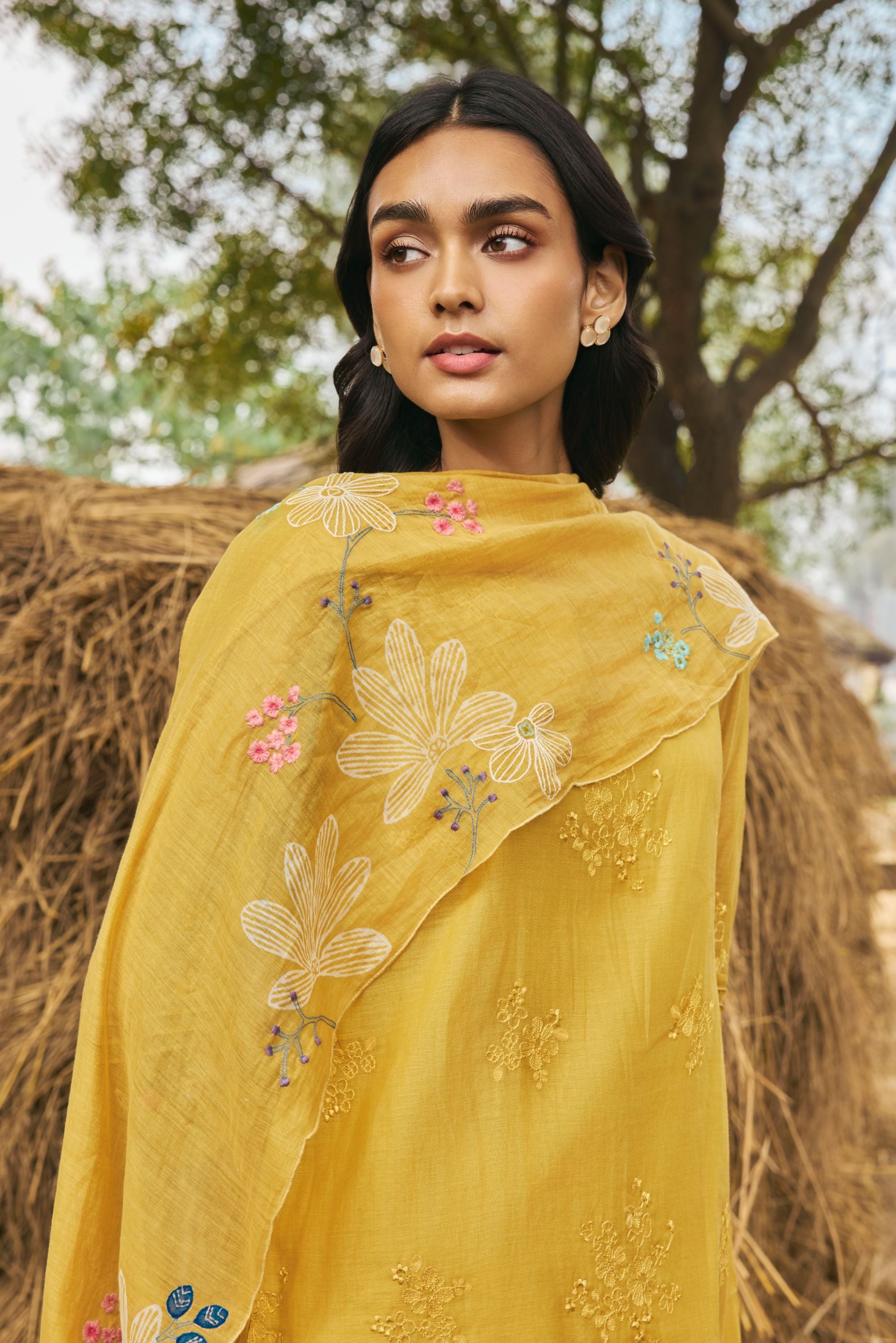 Daffodil Embroidered Kurta Set