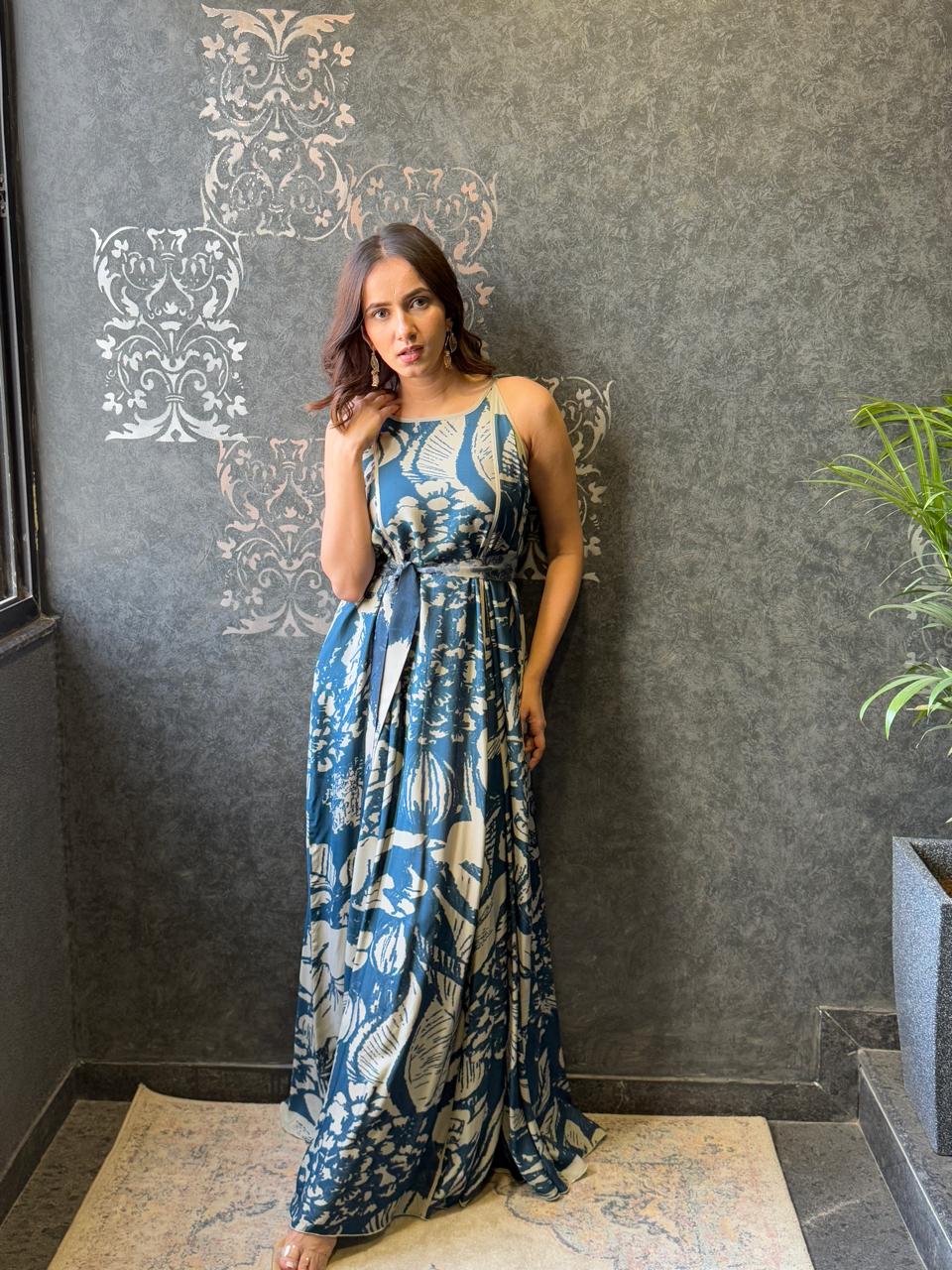 WHITE AND BLUE FLORAL SLEEVELESS LONG DRESS