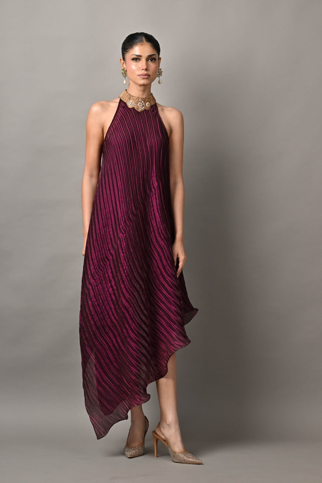 Blackberry box pleated drape dress with collar and motif detail
