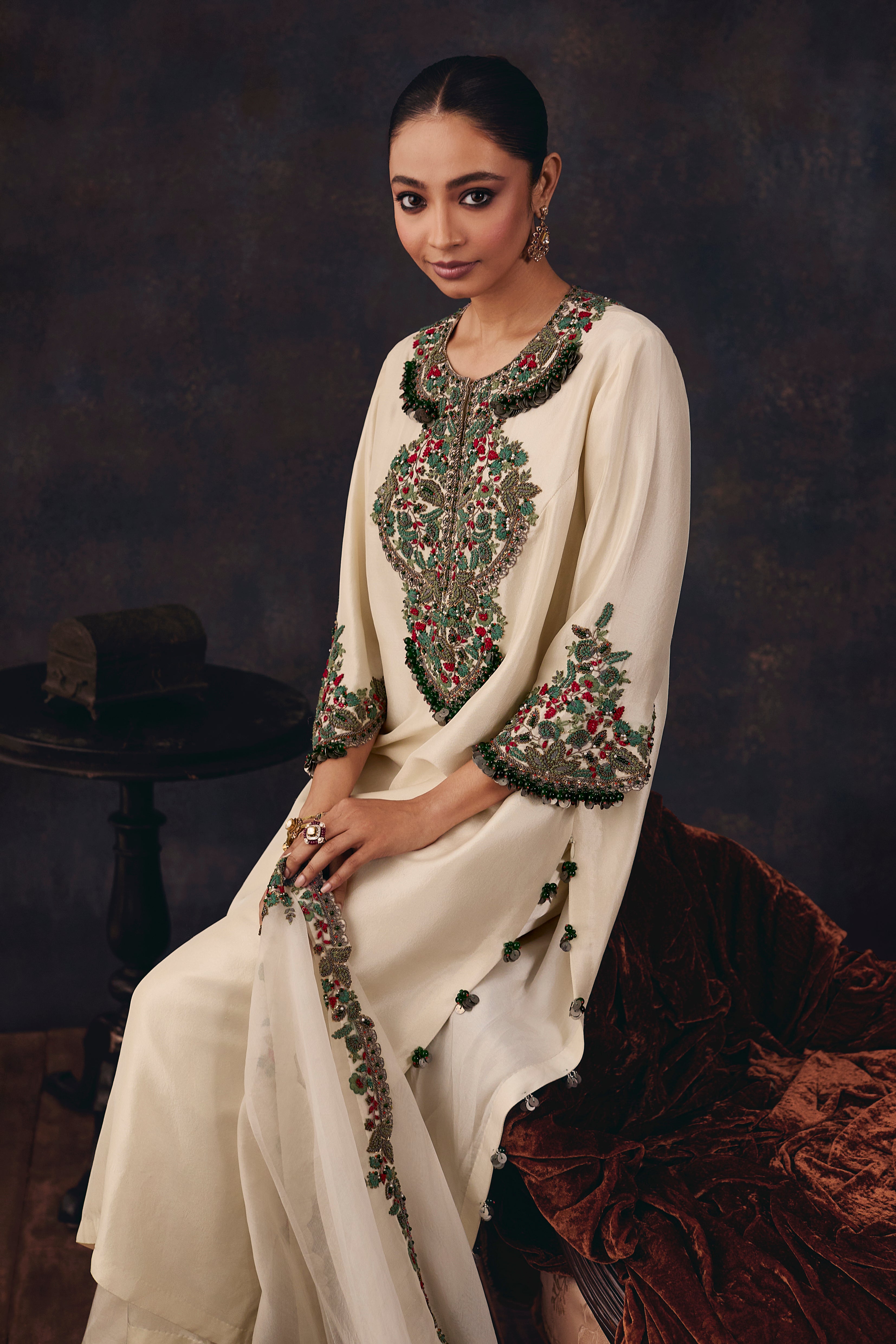 AV MATKA LONG SUIT