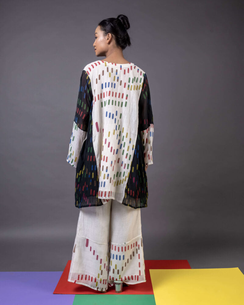 Lake Side Black & White Textile Printed Short Tunic