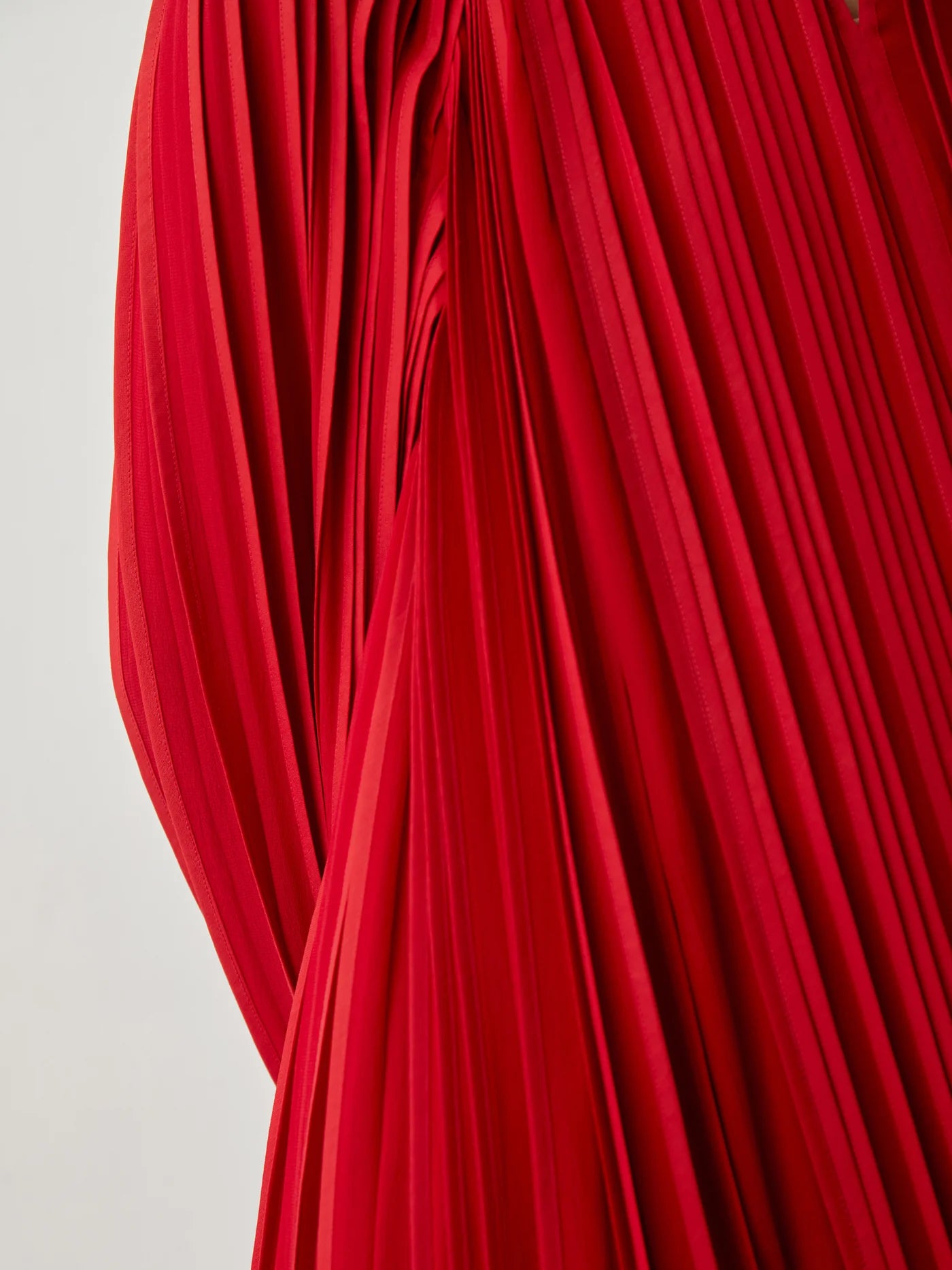 Voluminous pleated tonal dress