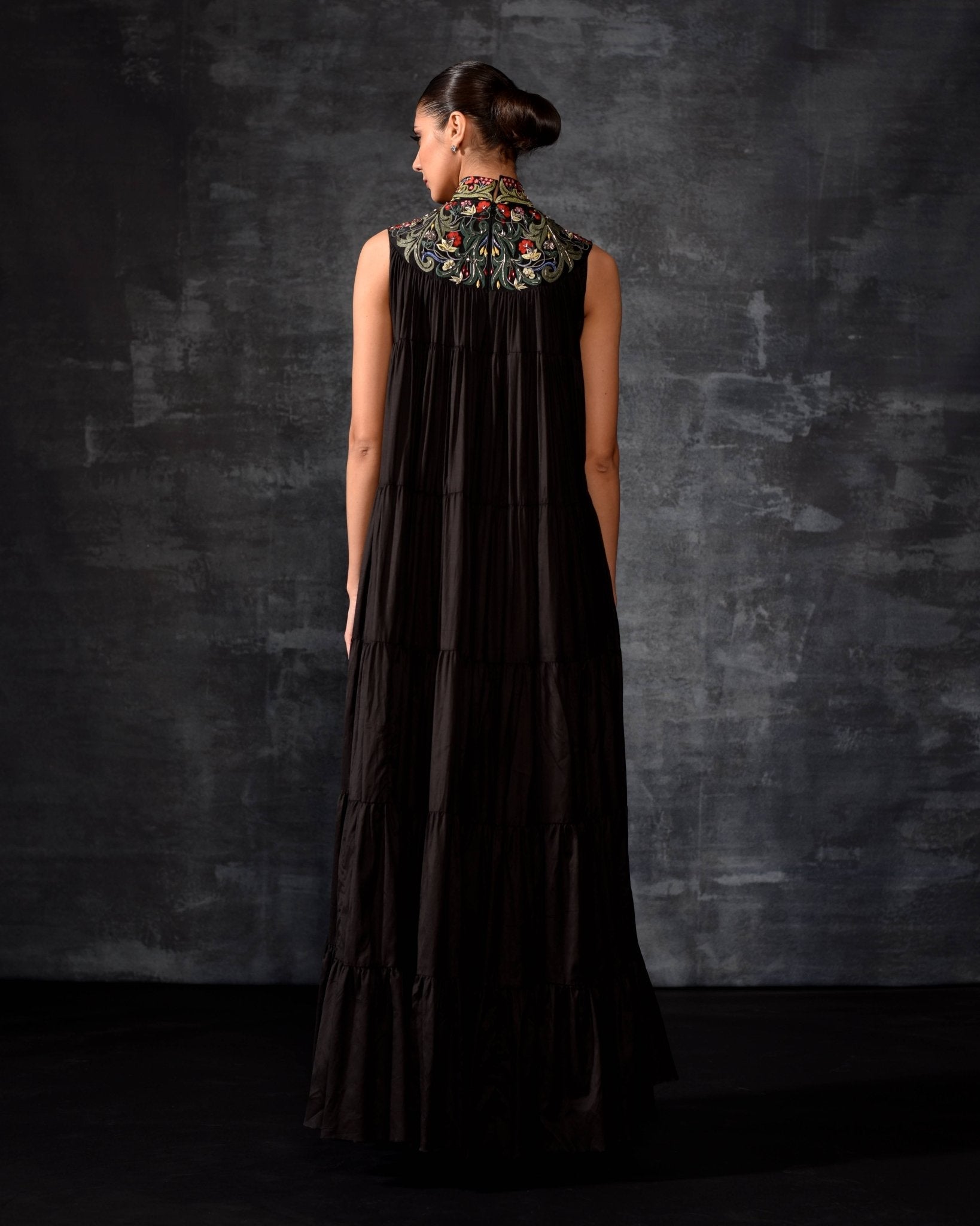 https://cdn.shopify.com/s/files/1/0088/3441/6706/files/embroidered-high-neck-maxi-dress-7635810.jpg?v=1752388640