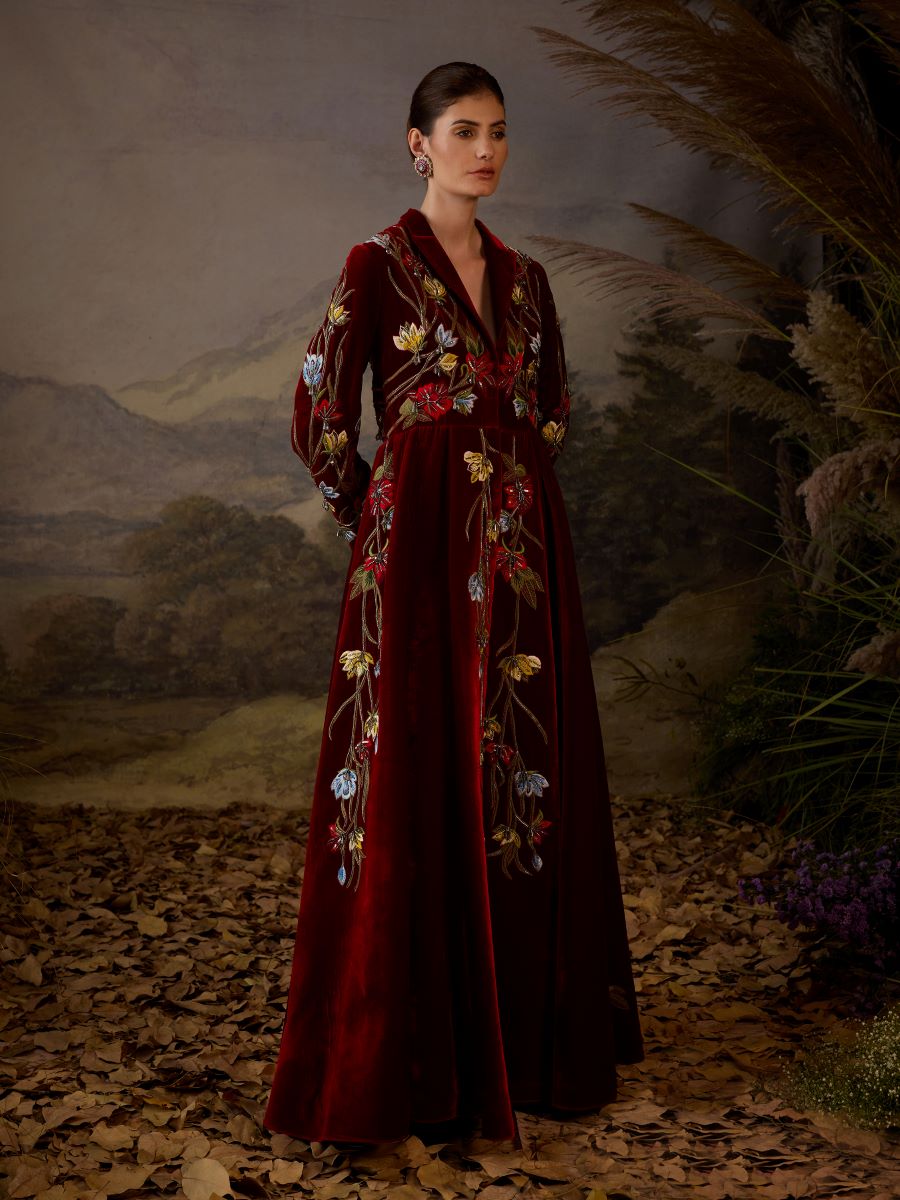 https://cdn.shopify.com/s/files/1/0088/3441/6706/files/mandarin-collared-embroidered-jacket-gown-1482555.jpg?v=1752388662