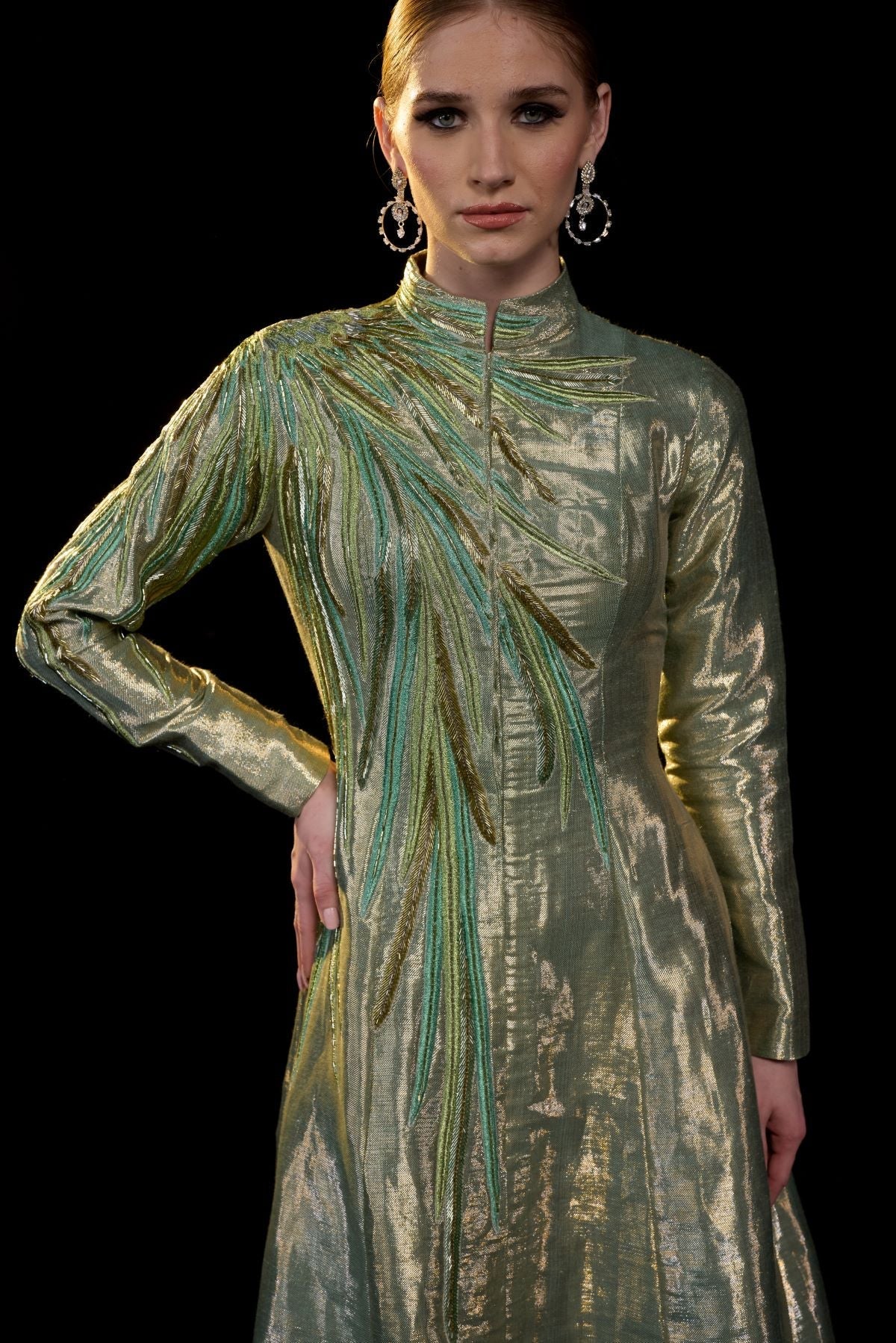 https://cdn.shopify.com/s/files/1/0088/3441/6706/files/metallic-olive-structured-gown-8778134.jpg?v=1752388534