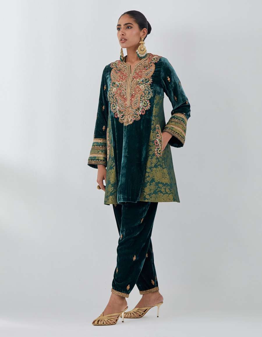 Teal Brocade Paneled Phiran Set
